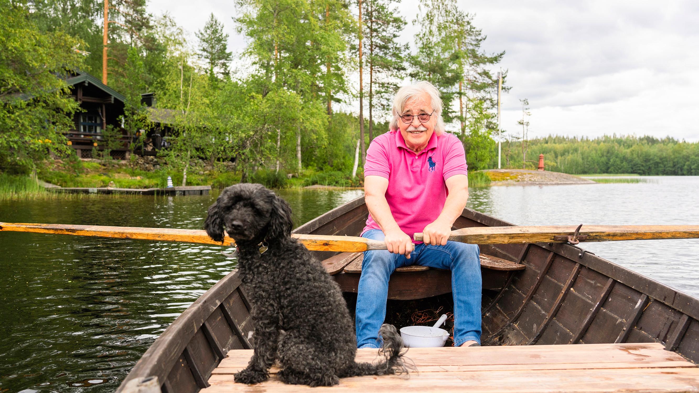 Laulaja Matti Esko on nikkaroinut rantamökkiään yli 30 vuotta – ”Tämä paikka on minun iisakinkirkkoni”