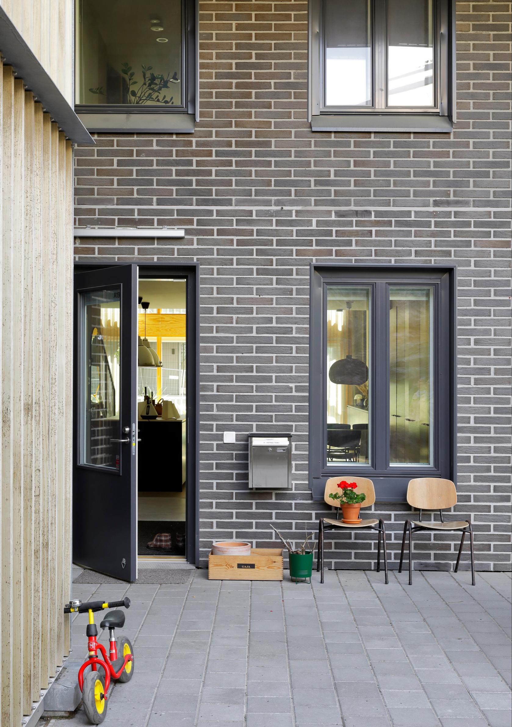 Kruunuvuodenrannan loft-asunnon sisäpiha