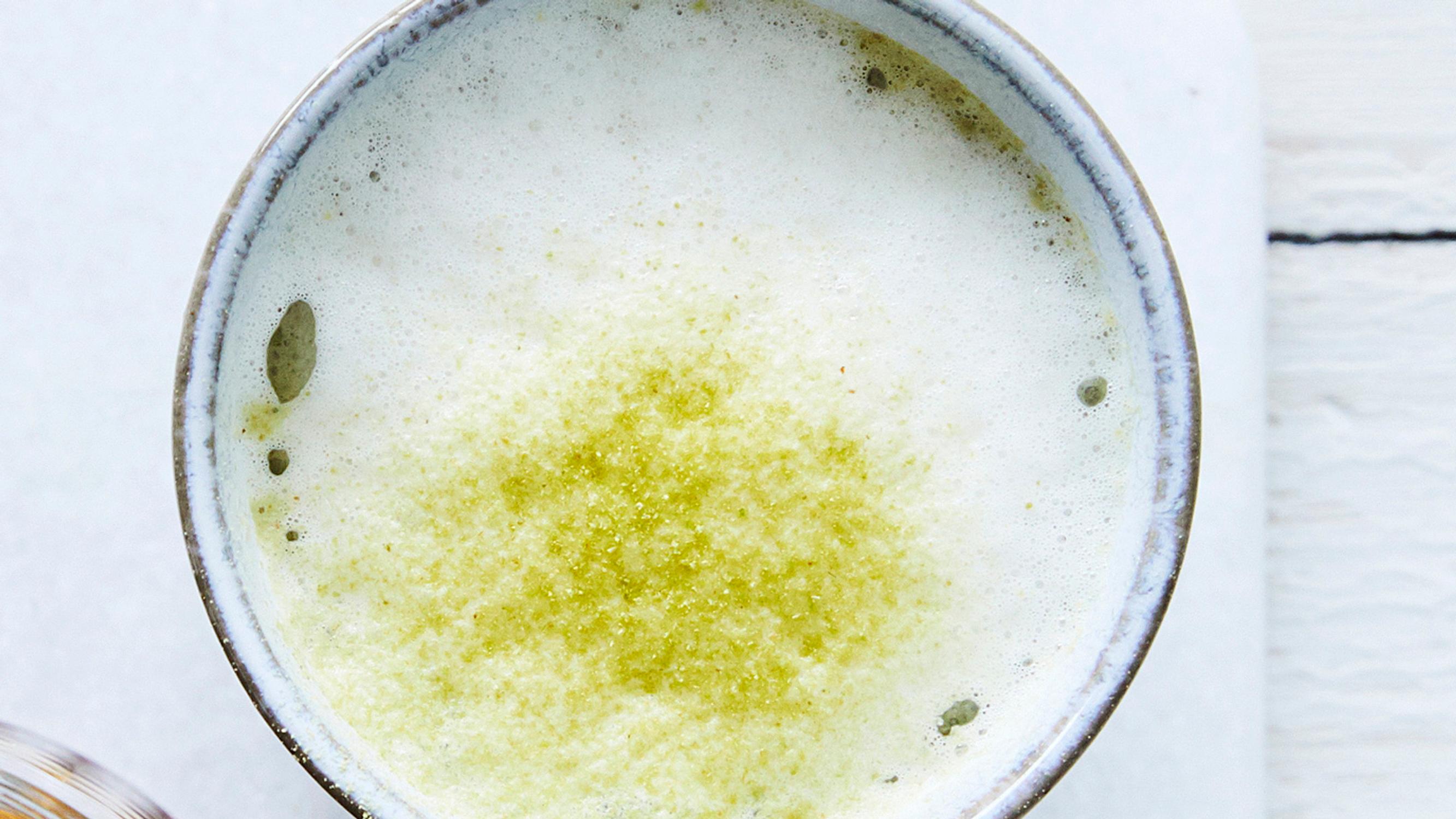 Maku pohjoisen metsistä! Potkaise päivä käyntiin kupillisella kuusenkerkkäcappuccinoa