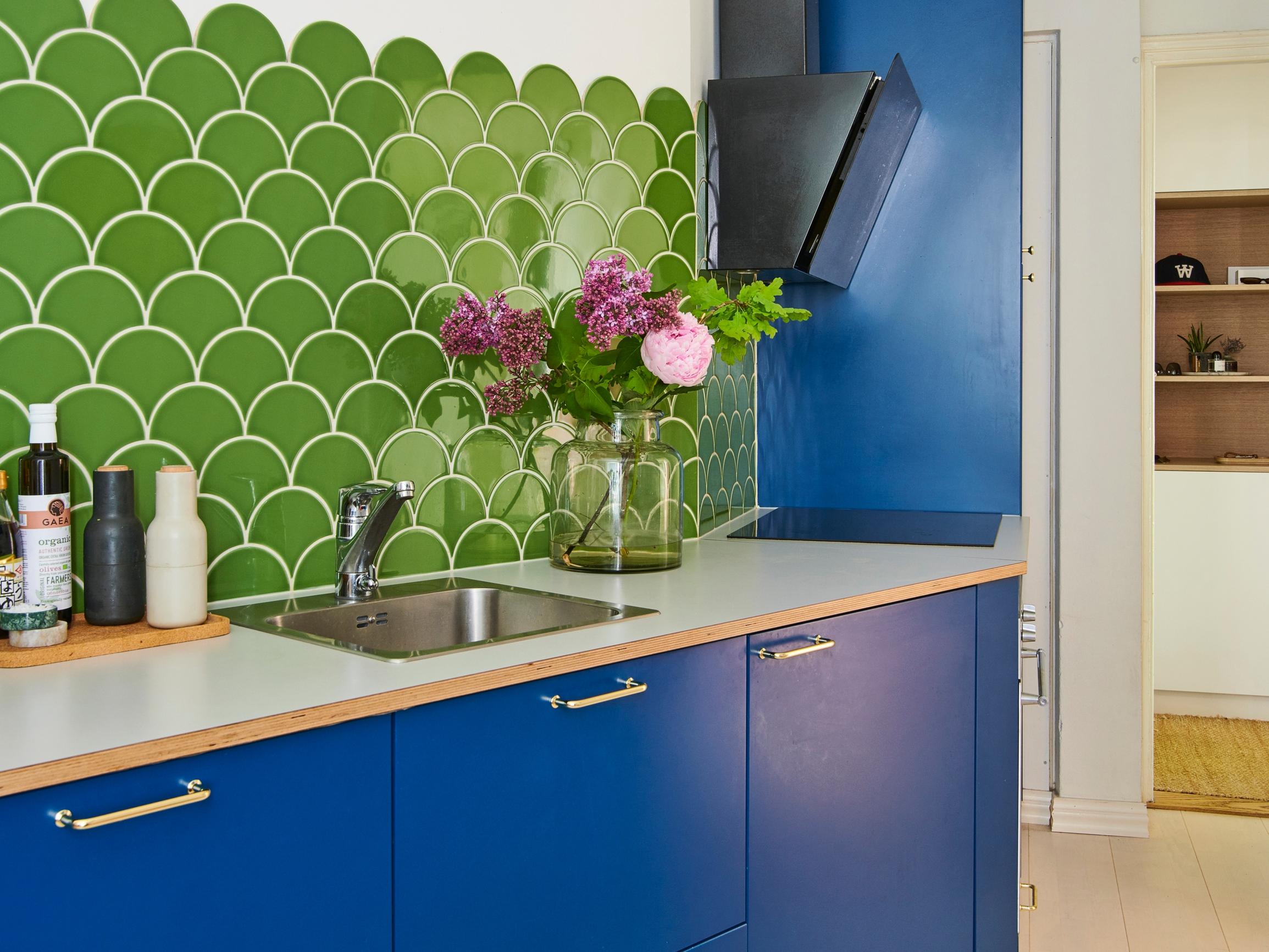 Mikä väripilkku! Anna-Riikka ja Pekka sisustavat uusperheensä kotia spontaanisti – "Kotona ei ole ikinä tylsää"