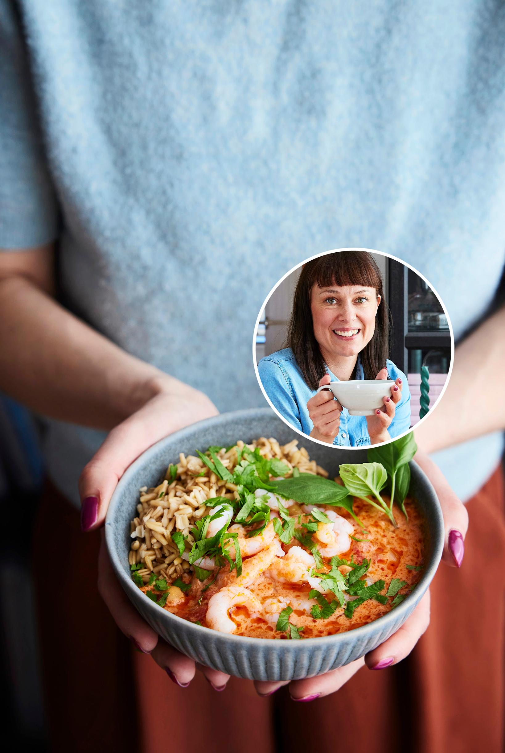 Katkarapucurry kauralla on Liemessä-bloggaaja Jenni Häyrisen arkibravuuri – ”Olen halunnut totuttaa lapsetkin mausteisempaan ruokaan”