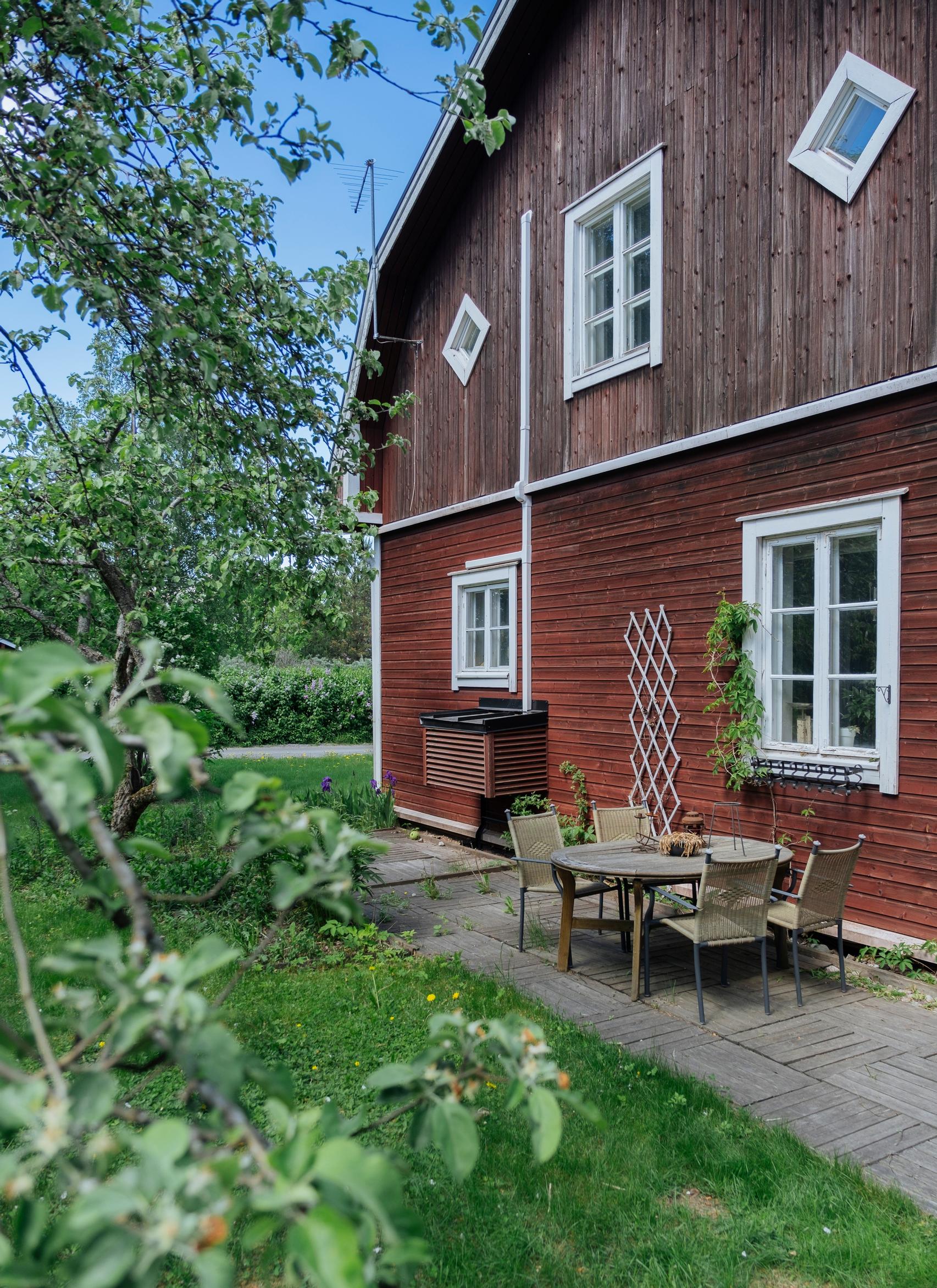 vanha punainen talo