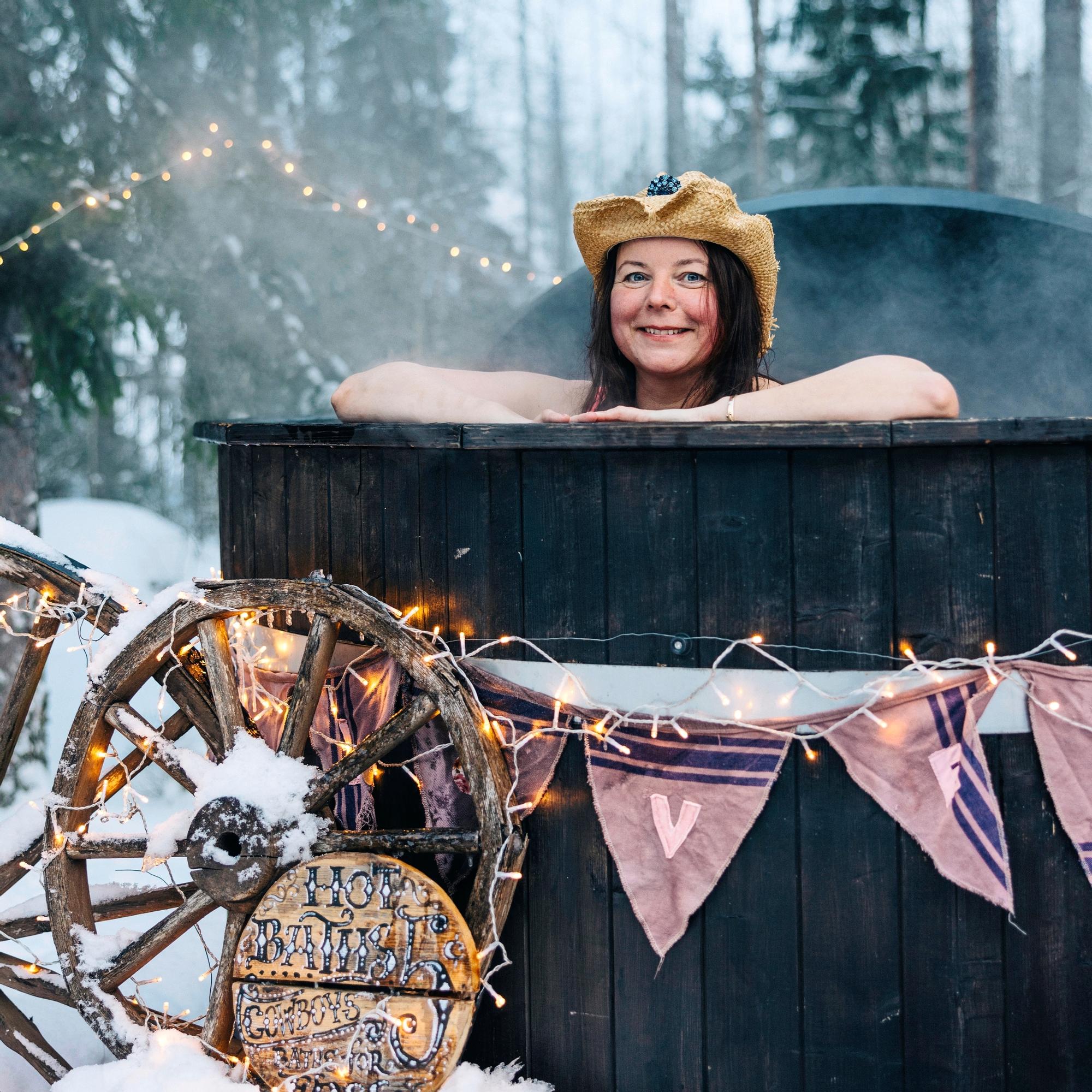 Paljubuumi! Kylpypaikasta pihalla tuli arjen luksusta – ”Palju on rauhan sija, jonka keskellä saa vain rentoutua”