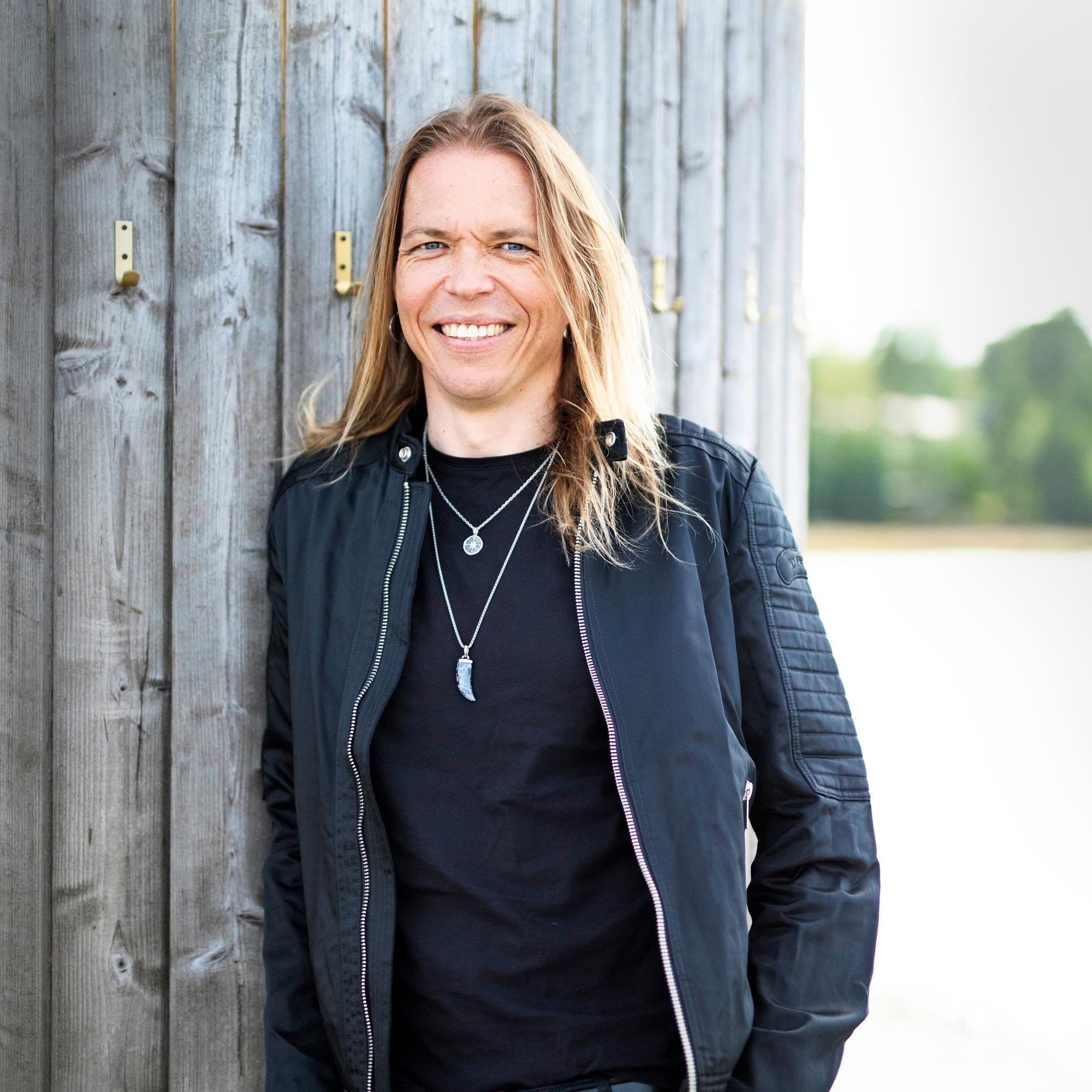 Eicca Toppisella on entisen vaimonsa kanssa yhteinen mökki ja talo: ”Erossa hyvää ei tarvitse heittää romukoppaan”