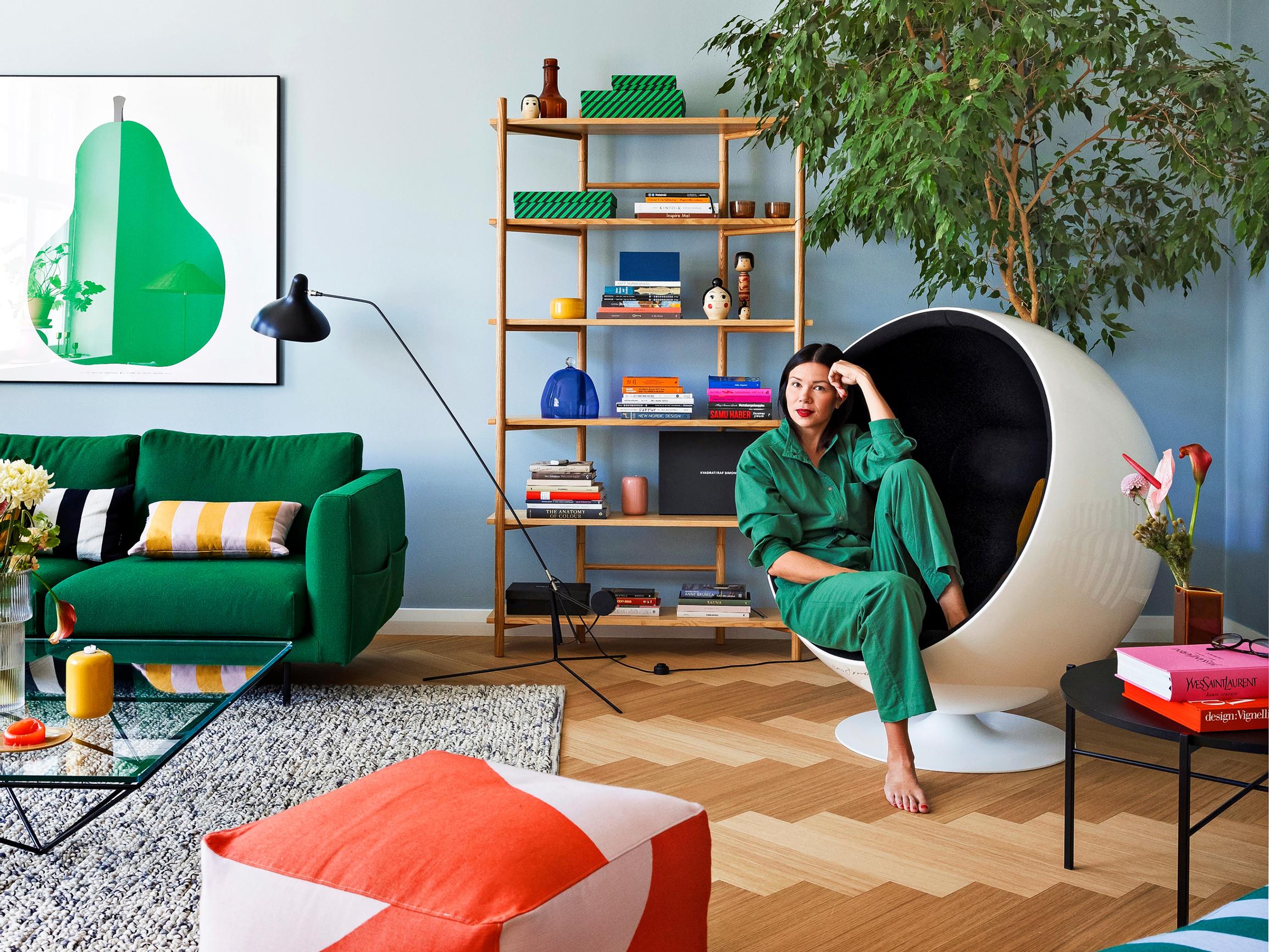 Annaleena Hakolan koti kylpee riemastuttavissa väreissä ja raitakuoseissa – ”Olen sisustanut oman näköisillä väreillä ja tyylillä”