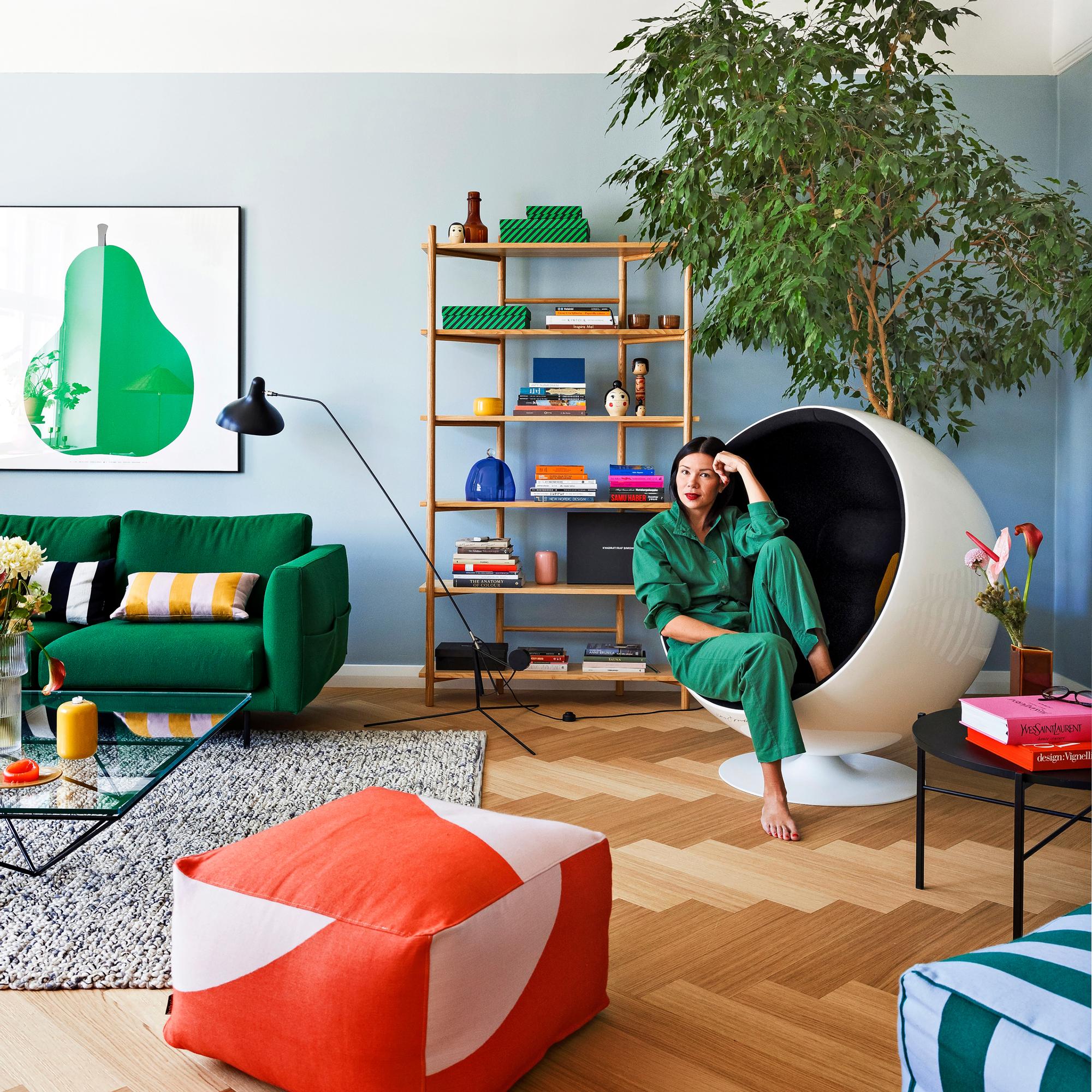 Annaleena Hakolan koti kylpee riemastuttavissa väreissä ja raitakuoseissa – ”Olen sisustanut oman näköisillä väreillä ja tyylillä”