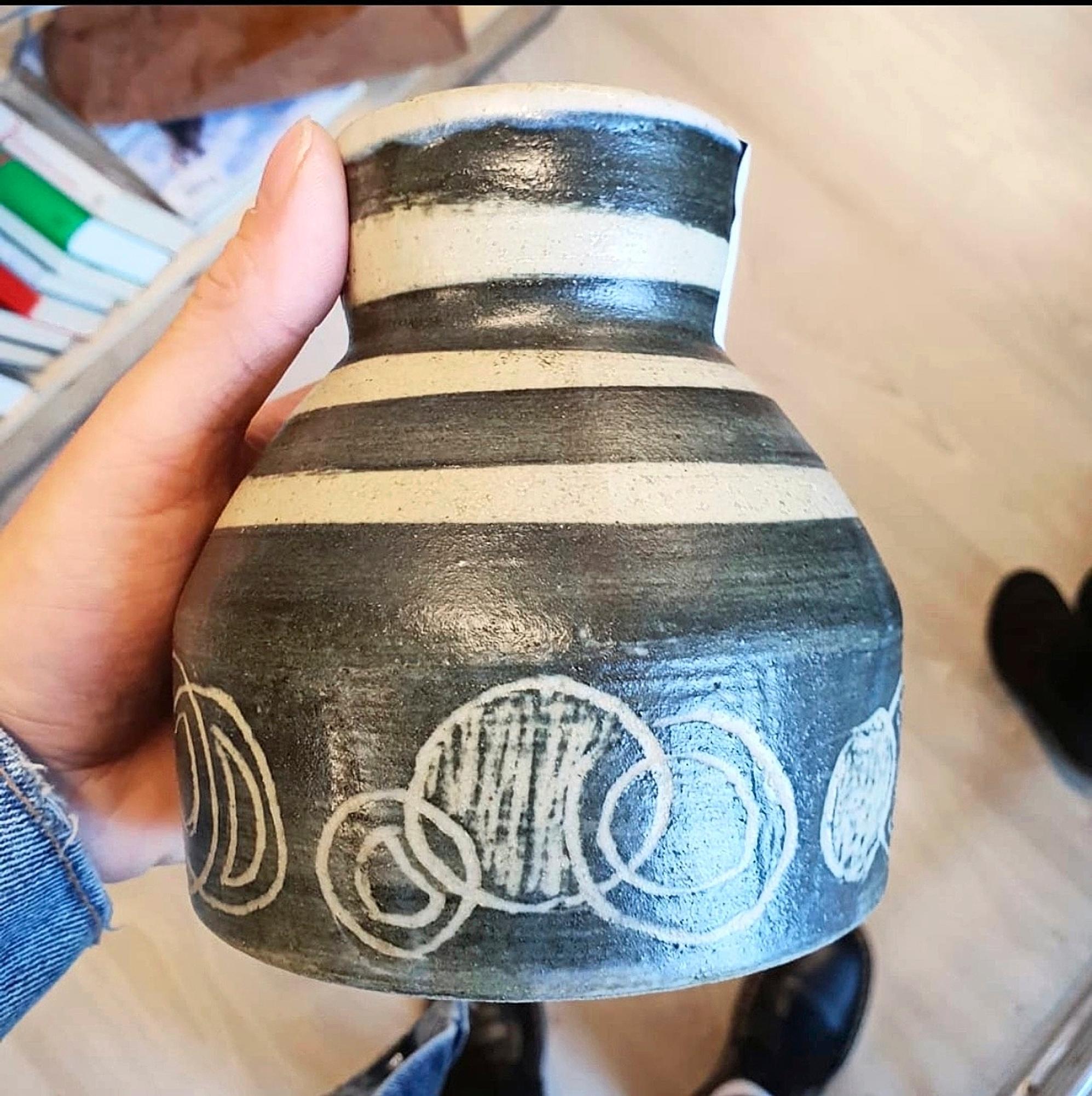 Oiva Toikan keraaminen vaasi