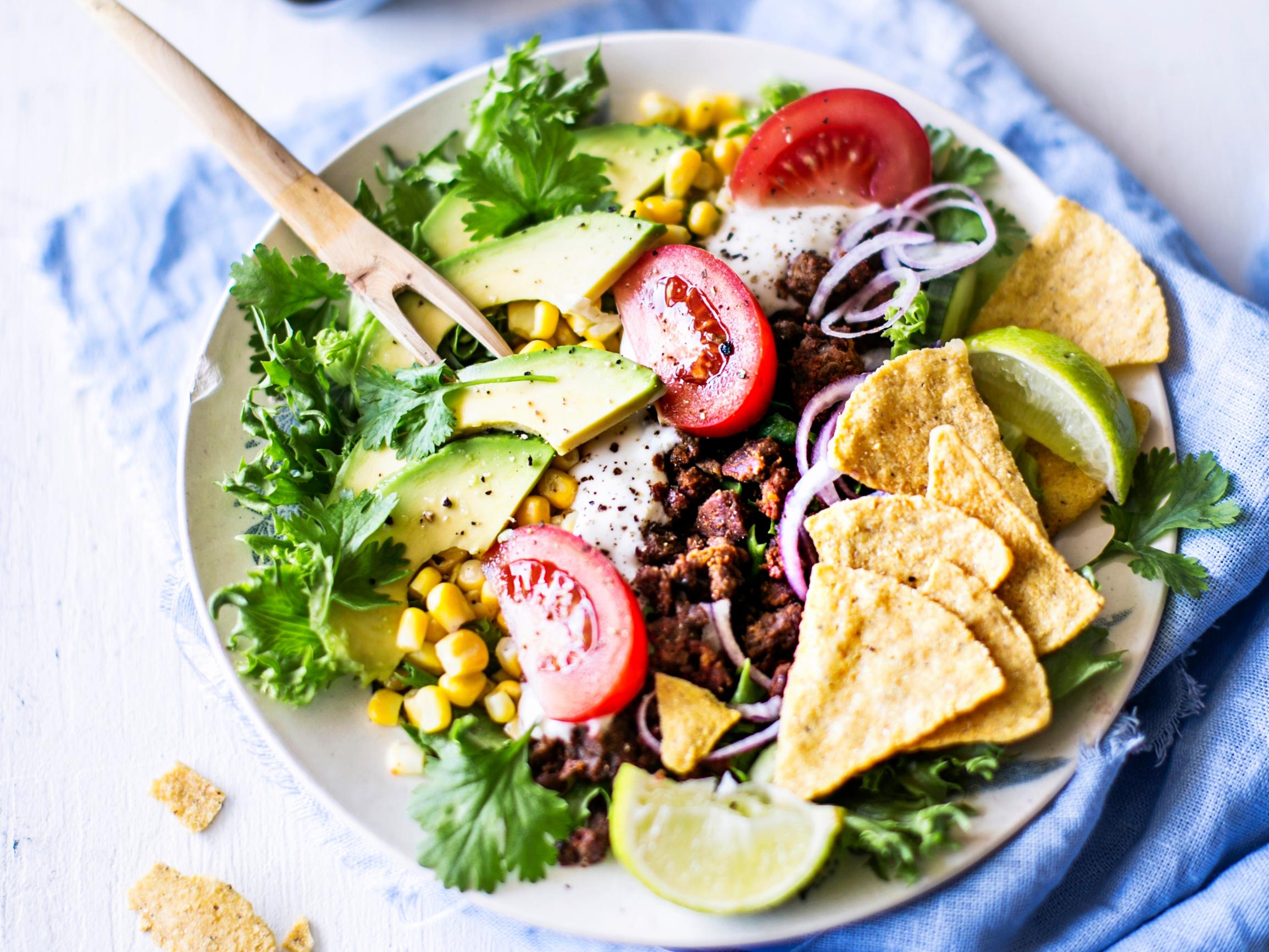 Härkis-texmex-salaatti – meksikolaishenkinen salaatti tekee arjesta maukkaampaa