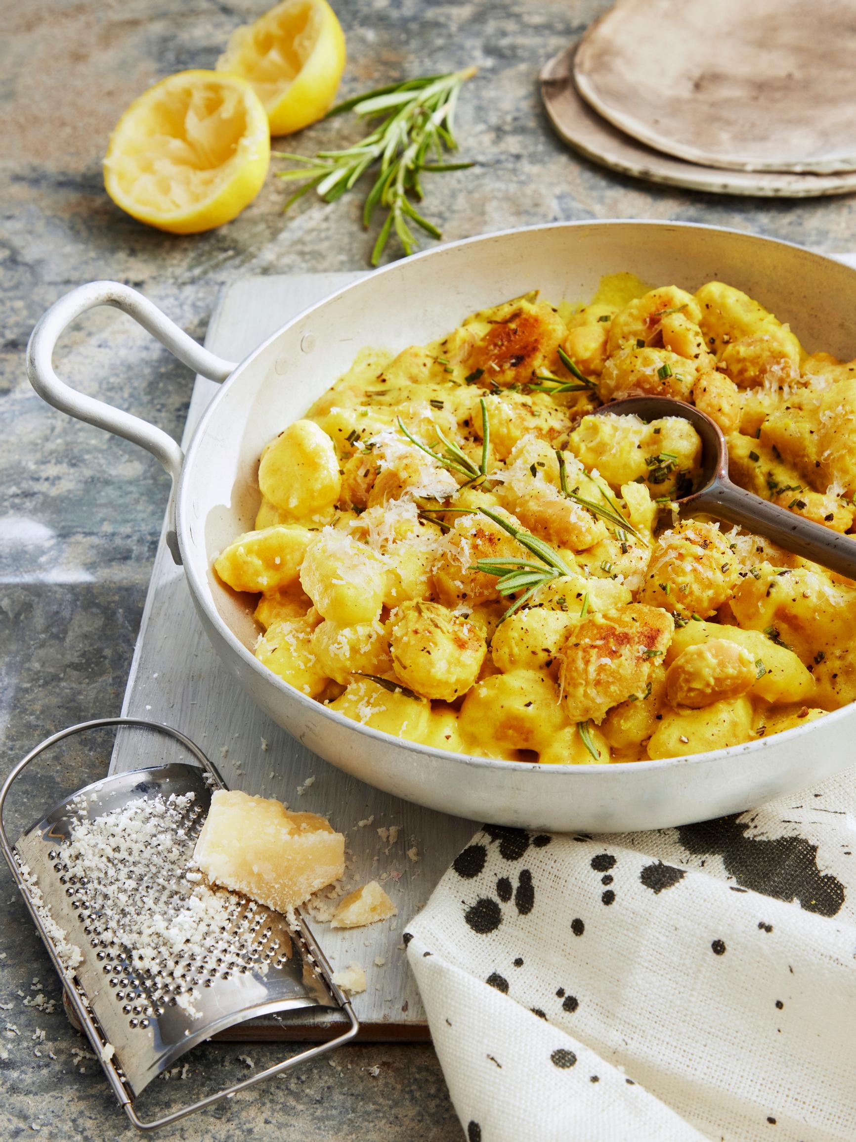Gnocchi limonello on arjen aarre, joka valmistuu nopeasti tölkkipavuista ja valmiista gnoccheista 