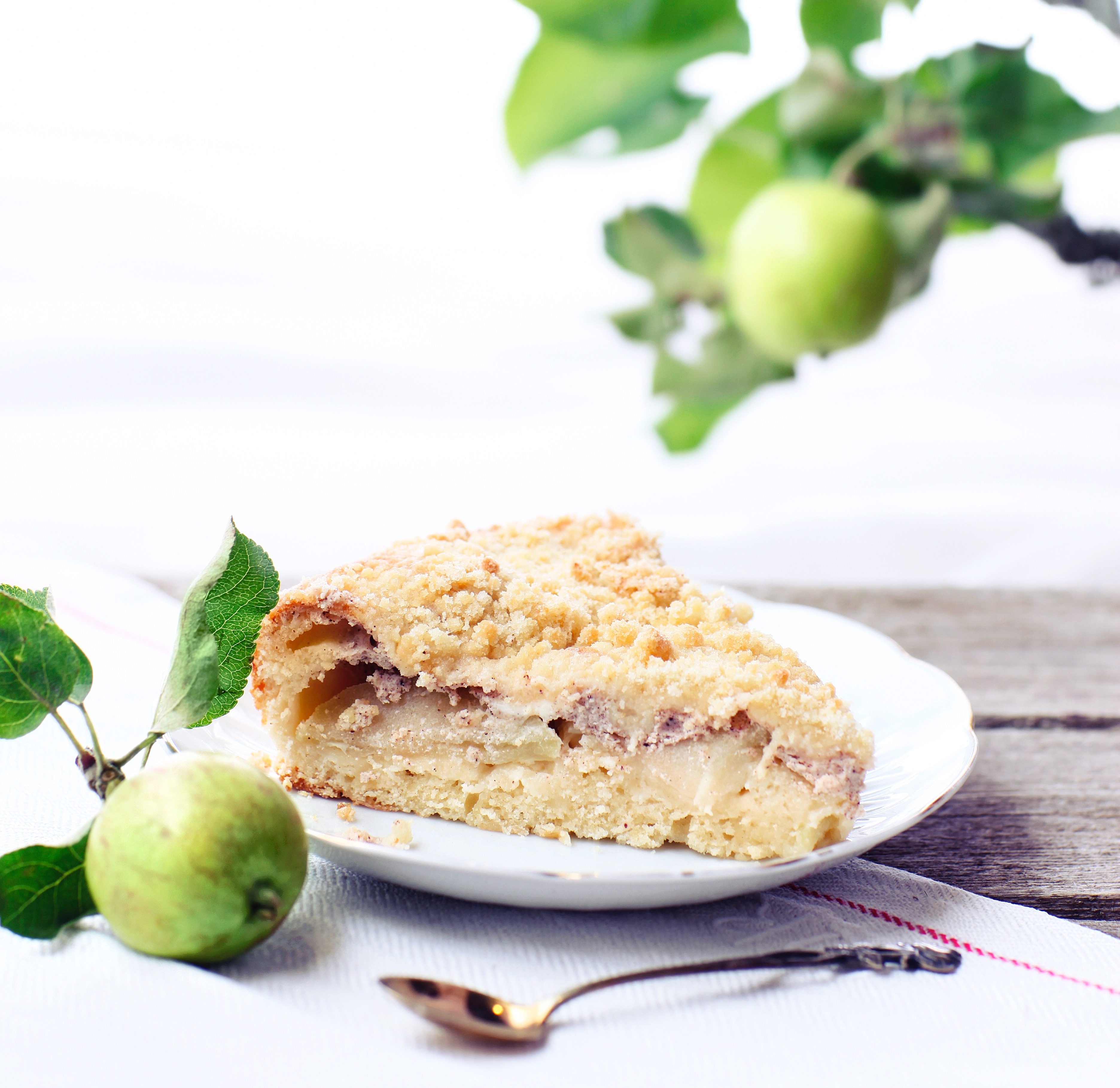 Pellillinen omenapiirakkaa – katso resepti! | Maku