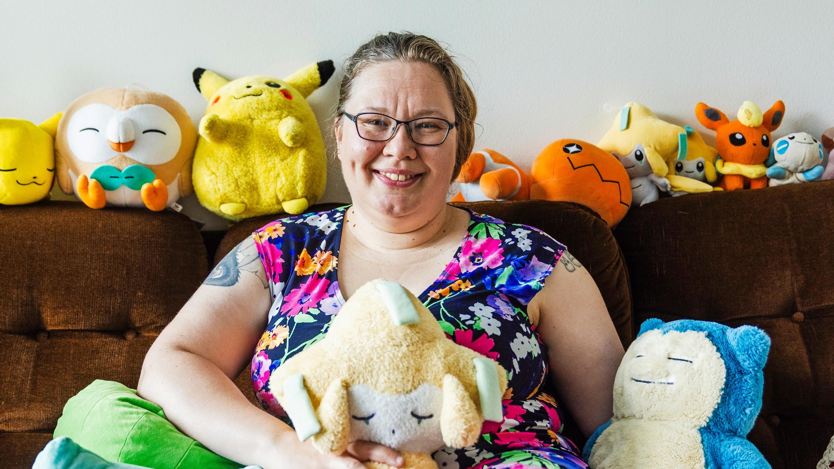 Tiina Torikalla, 43, on 100 000 Pokémon-korttia: ”Myymällä korttini voisin ostaa asunnon”