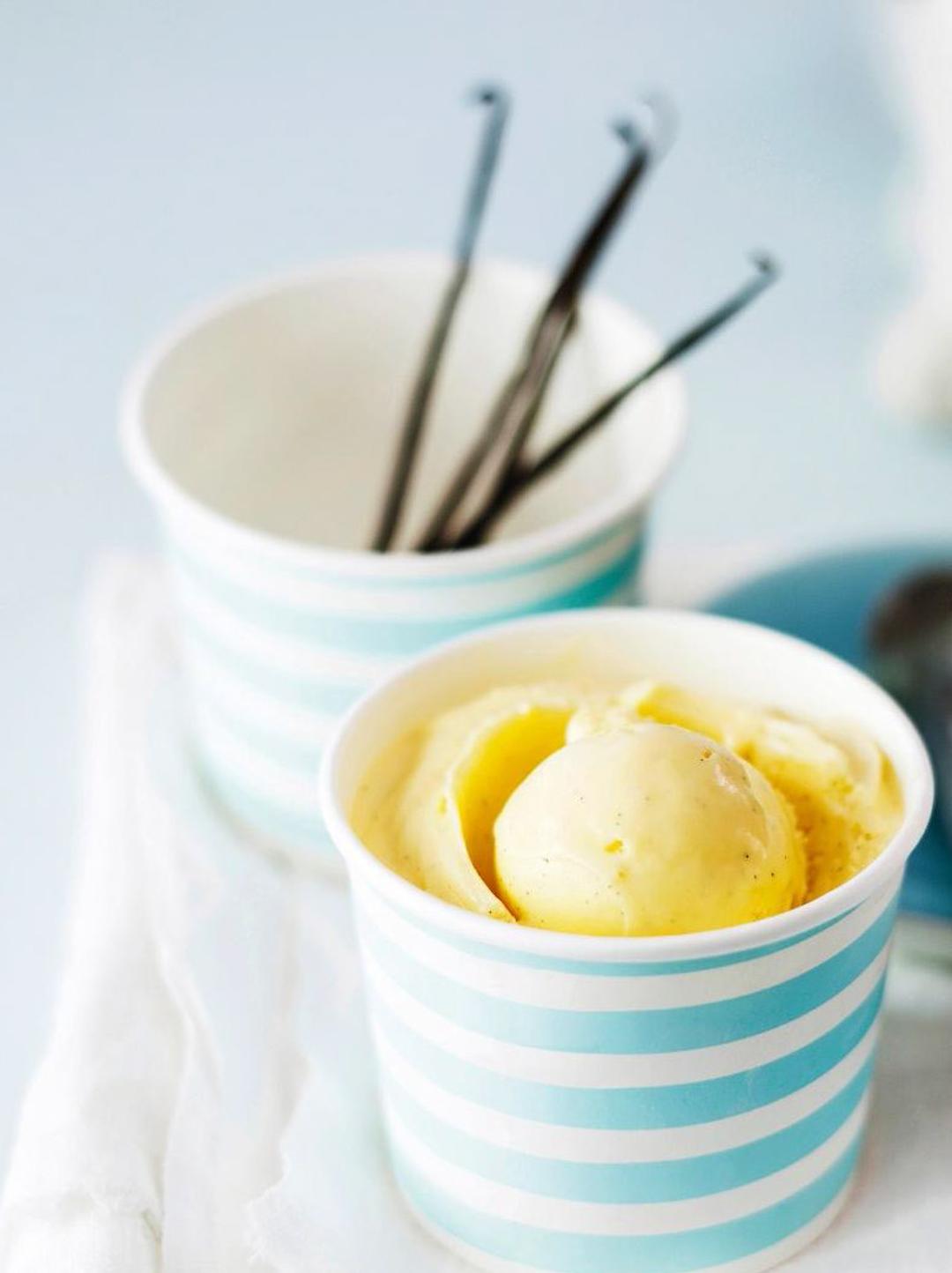 Itse tehty jäätelö jäätelökoneella | Meillä kotona