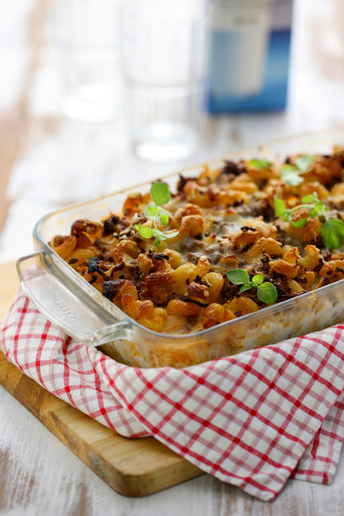 Jauhelihamakaronilaatikko katso resepti Meillä kotona