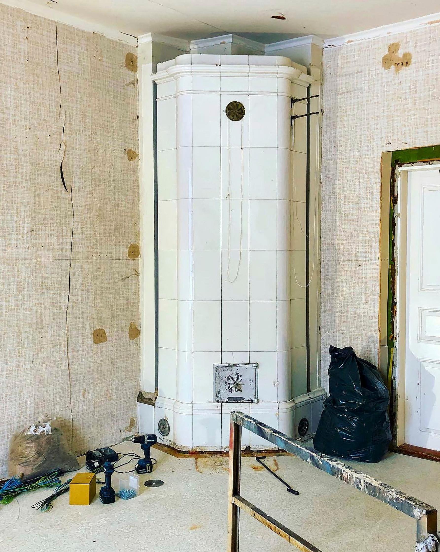 Olohuone ennen remonttia