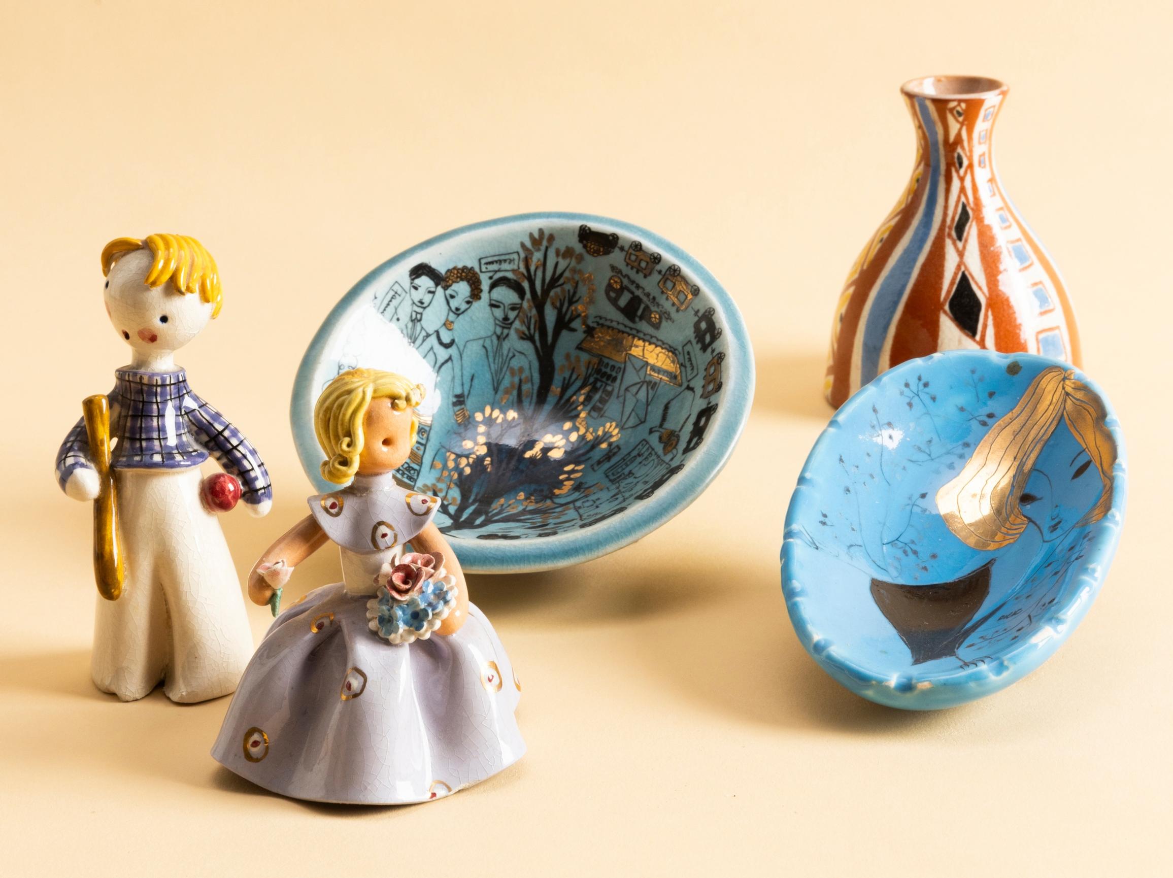 Raija Rauanheimo-Kojosen keramiikkaesineitä