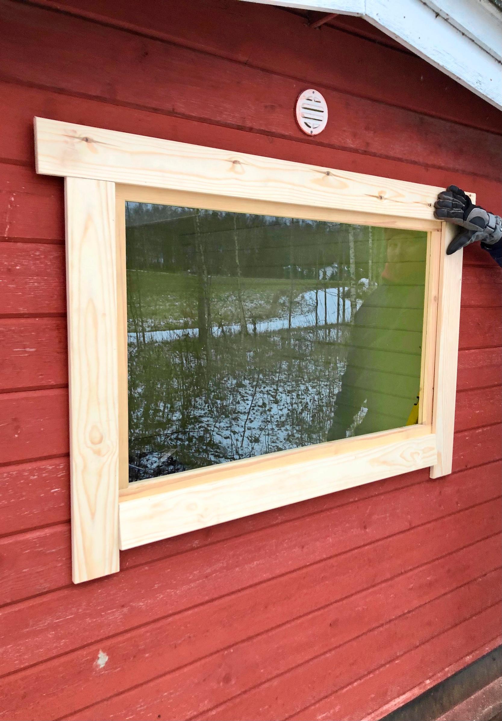 Ikkuna piharakennukseen, vaihekuva 7
