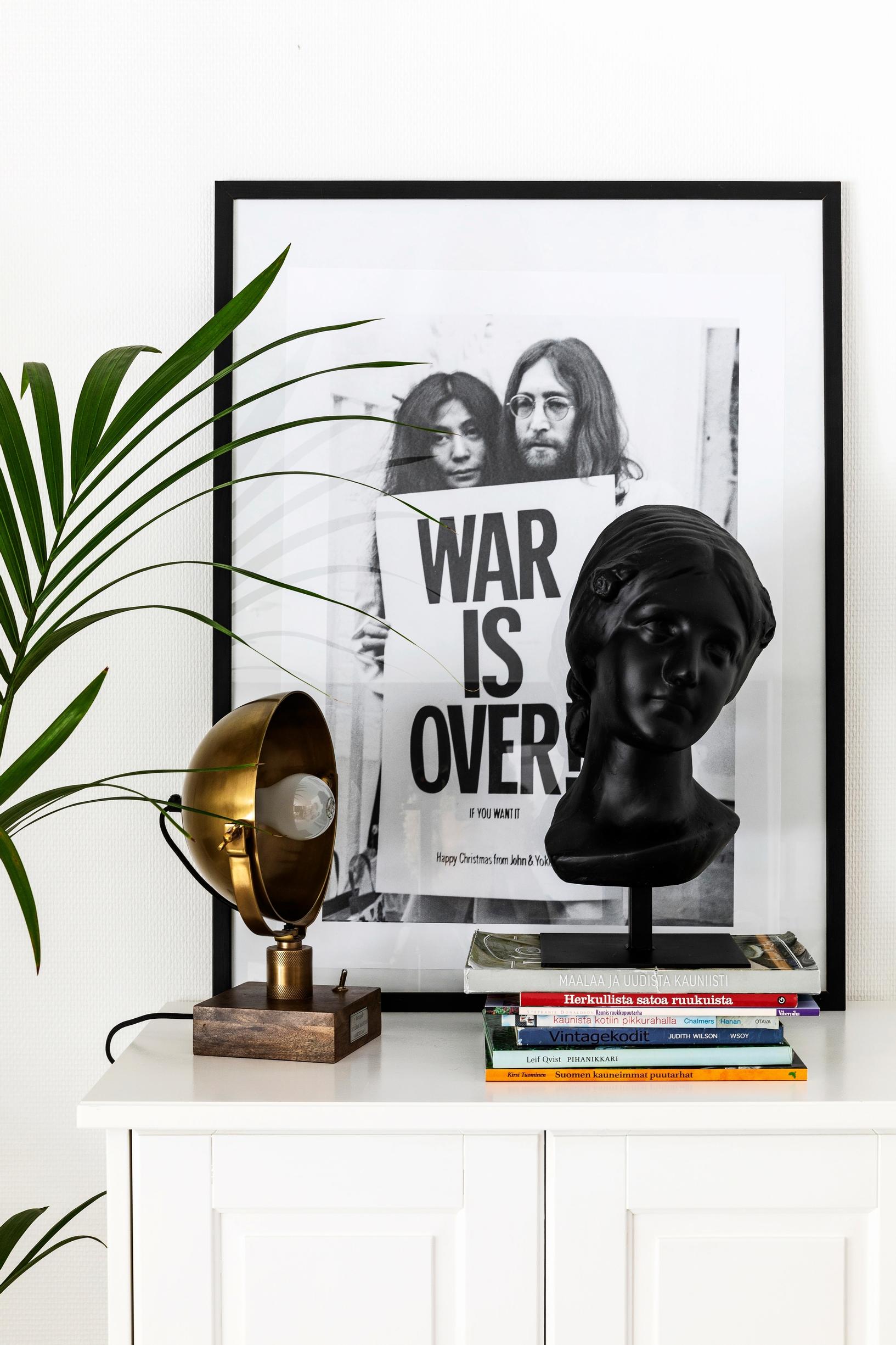 War is over -juliste