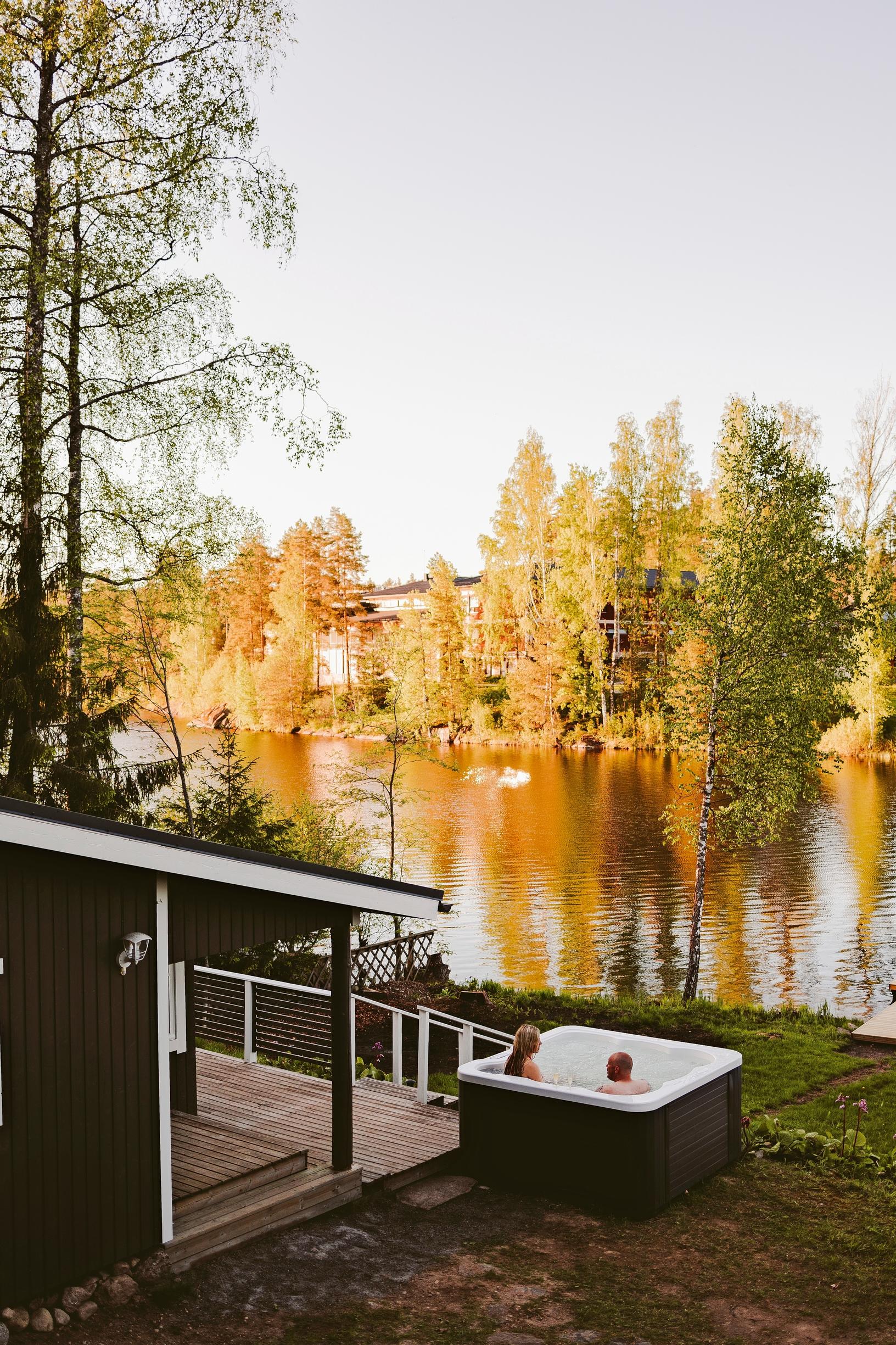Ulkoporeallas mökkirannassa