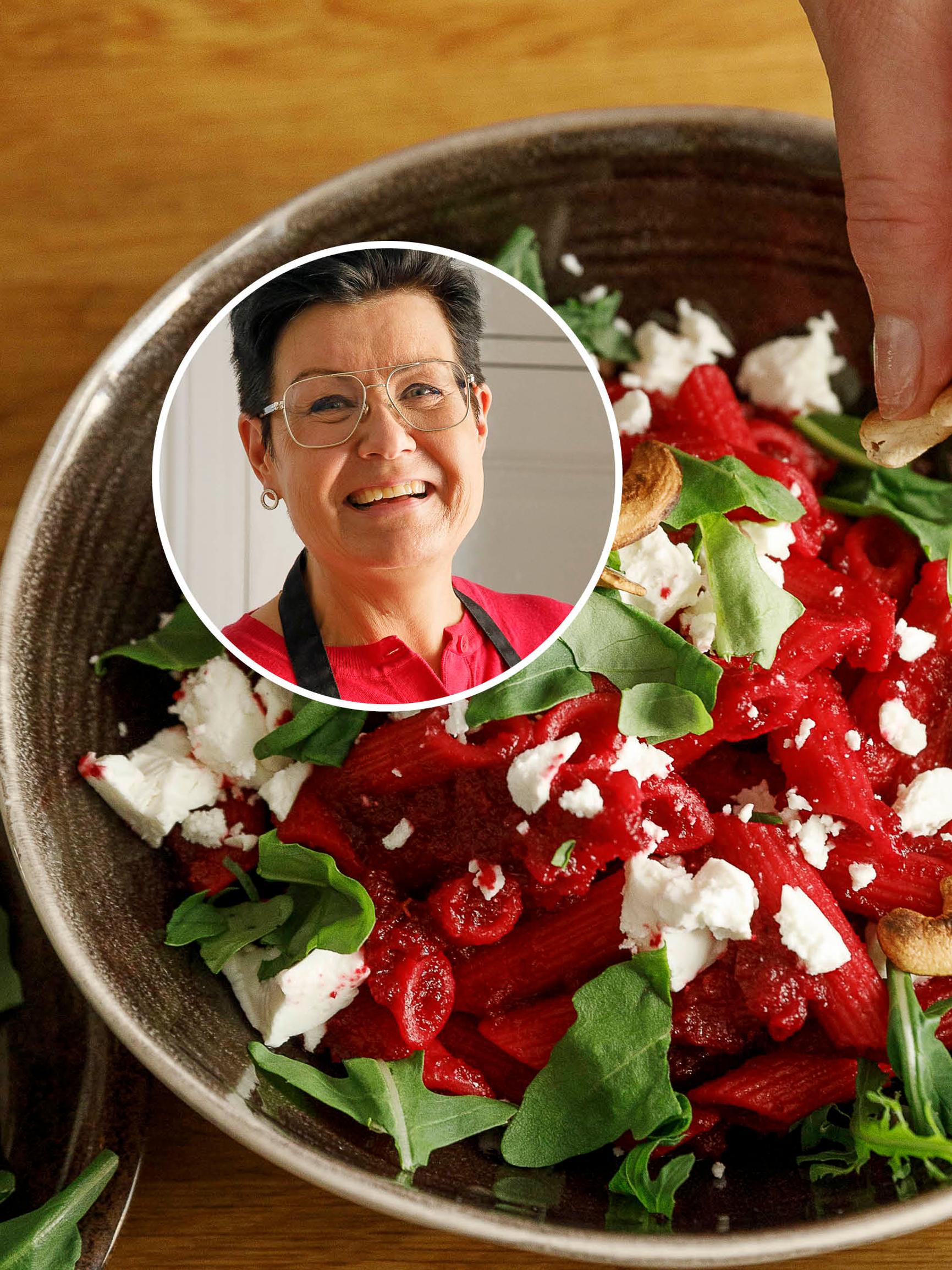 Paahdettu punajuuripasta valmistuu Marjo Jokisen keittiössä gluteenittomana – suolainen feta on täydellinen pari makeille punajuurille