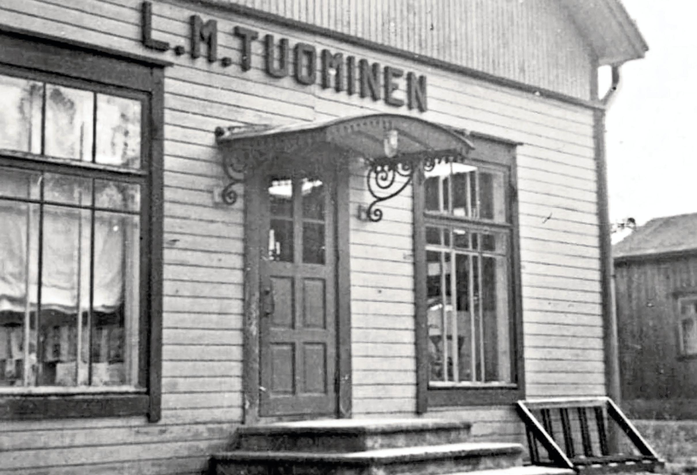 Tuomisen sekatavarakauppa ulkoa