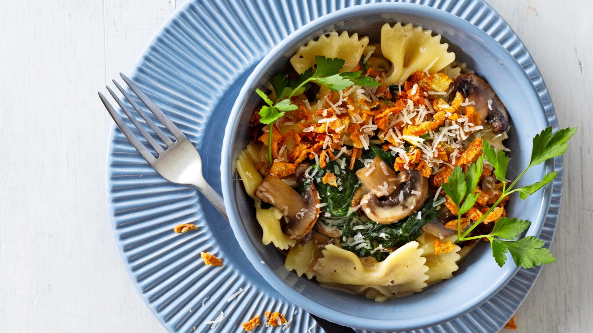Valkosipulipasta – katso vegaaninen resepti! | Maku
