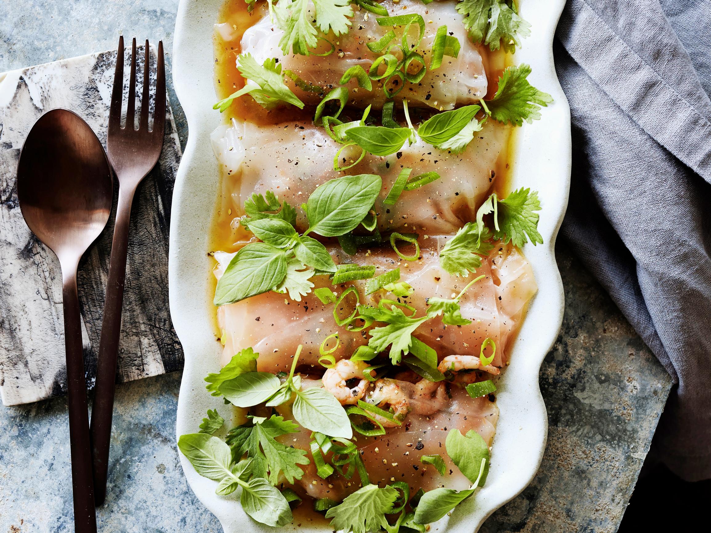 Katkarapu-kimchikääröt – pehmeiksi haudutetut riisipaperikääryleet ovat kuin lämmin versio kesärullista