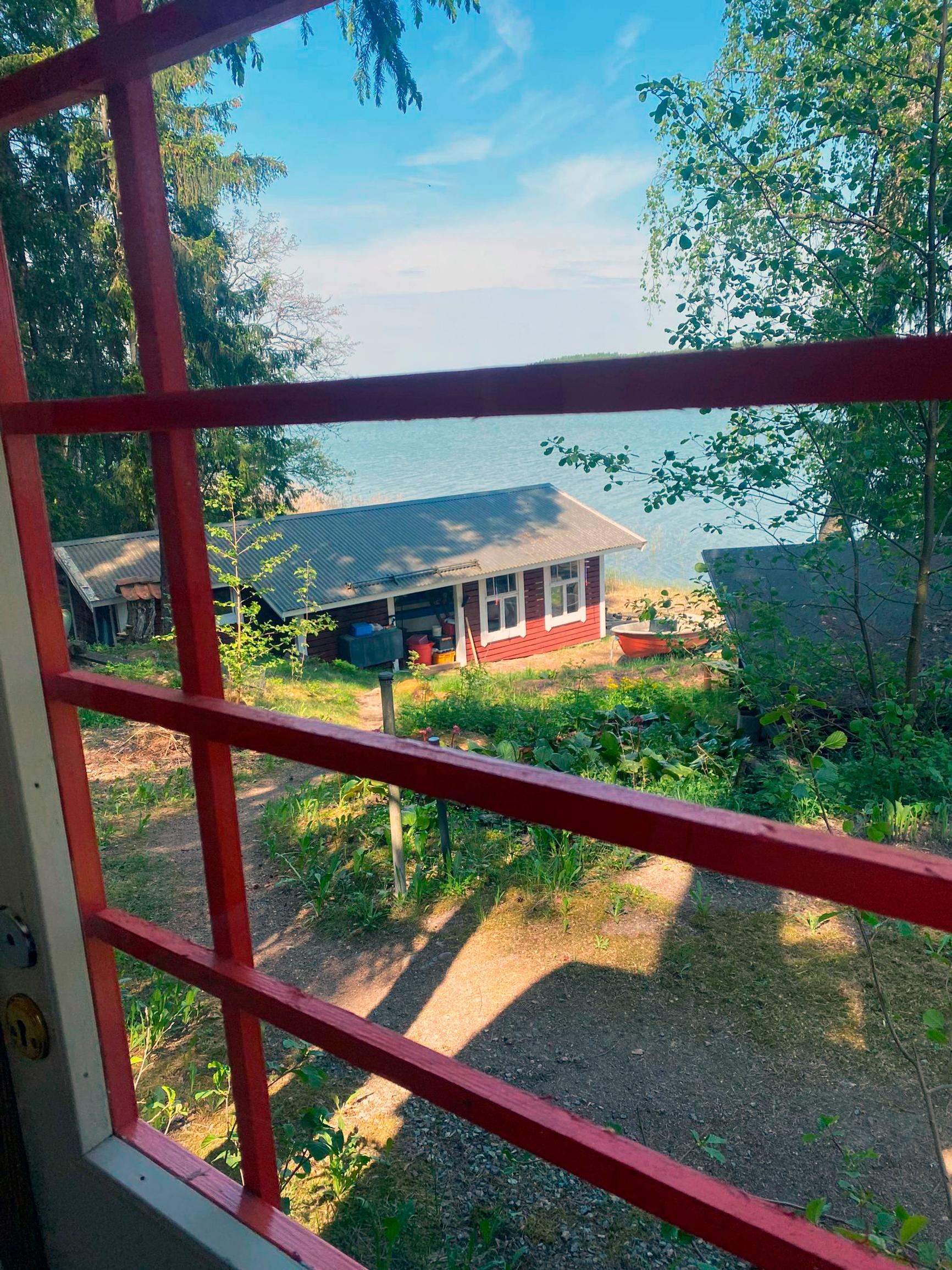 Maisemat puhelinkopin ikkunasta