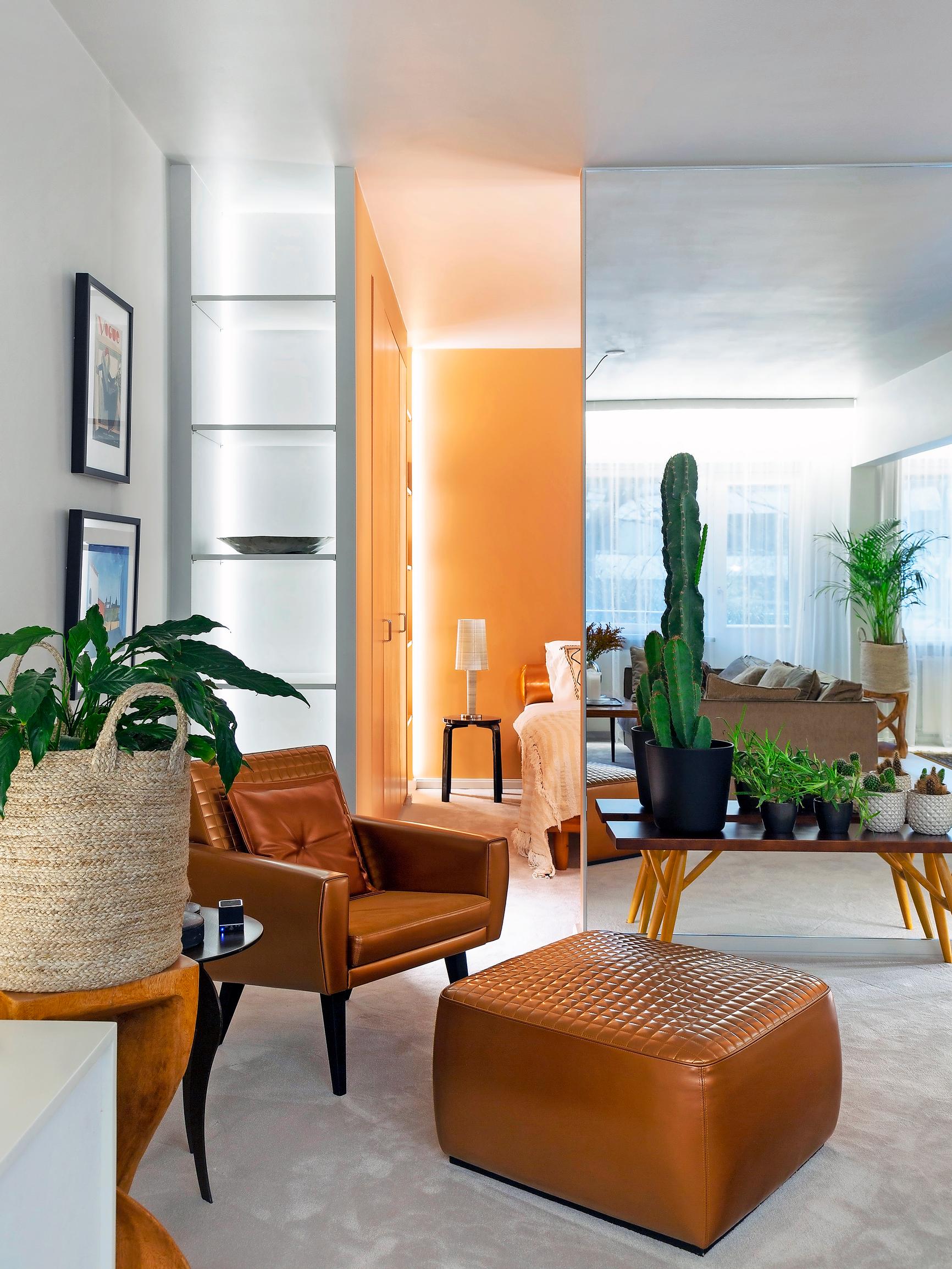 Sisustusarkkitehti Anu Frantin rauhattomasta kaupunkiasunnosta remontoitiin avara ja selkeä koti: "Valaistus on mahdollisuus, jota harva hyödyntää"