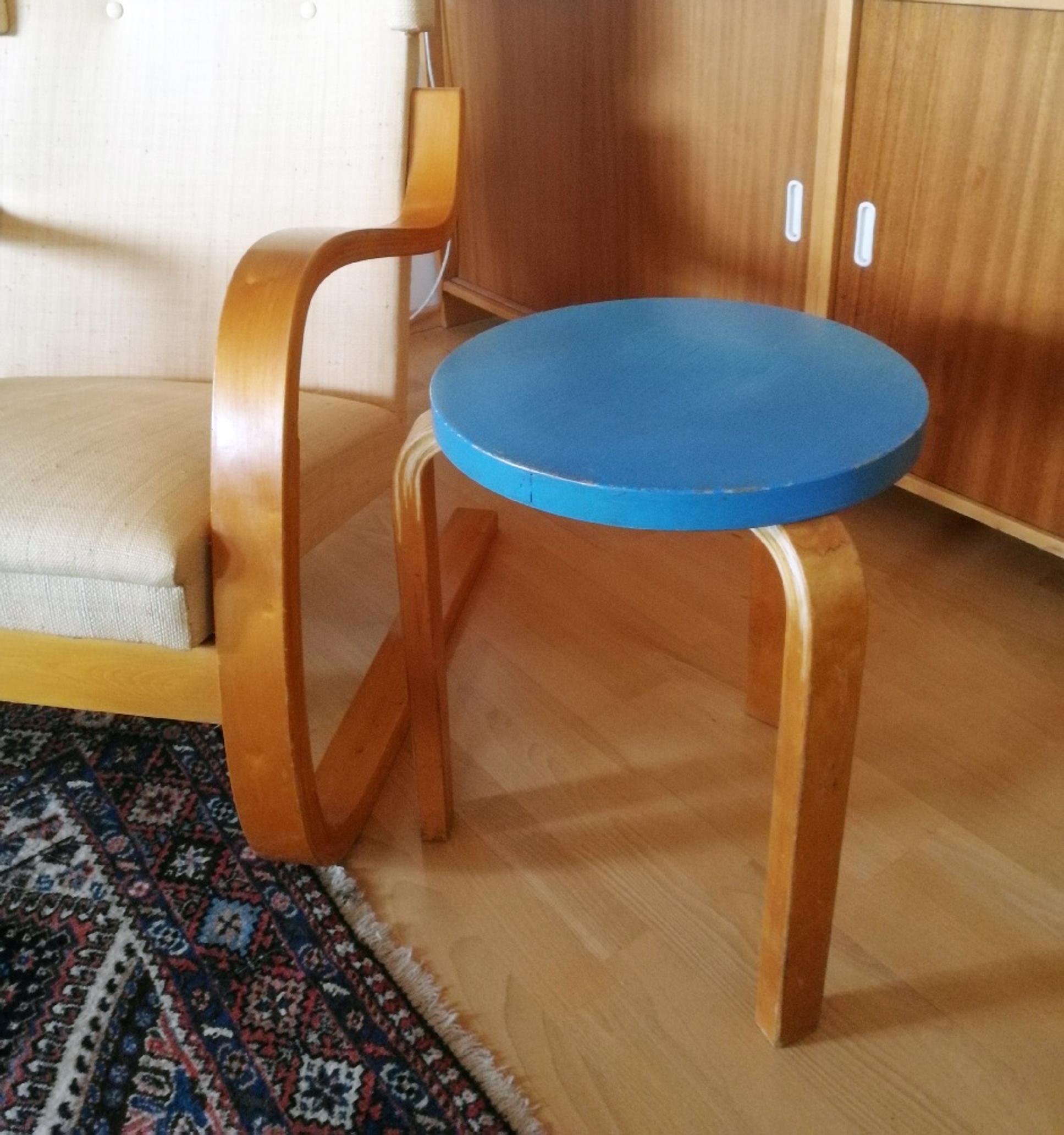 Artekin jakkara 60 sinisellä kannella