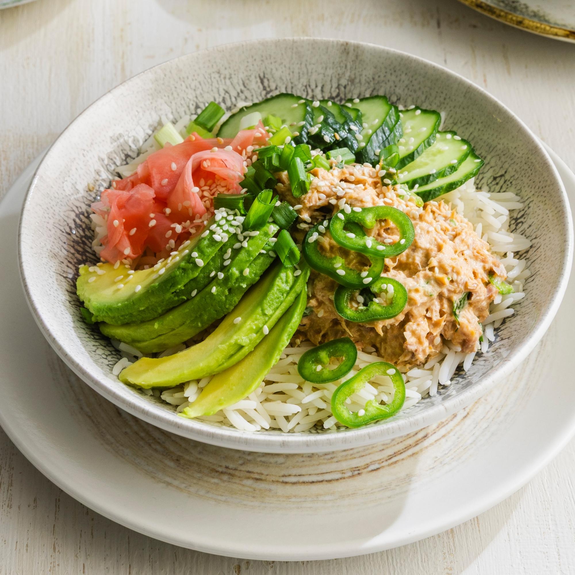 Spicy tunacado bowl  – mausteinen tonnikala ja avokado ovat täydellinen yhdistelmä