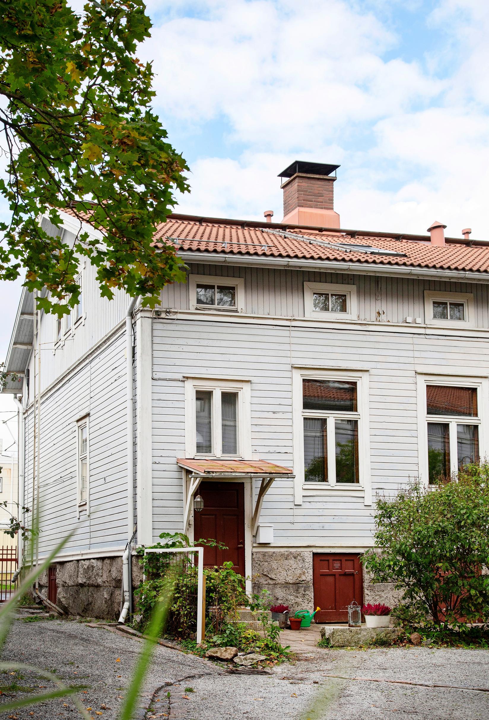 Vuonna 1902 valmistunut puutalo Turun Portsassa