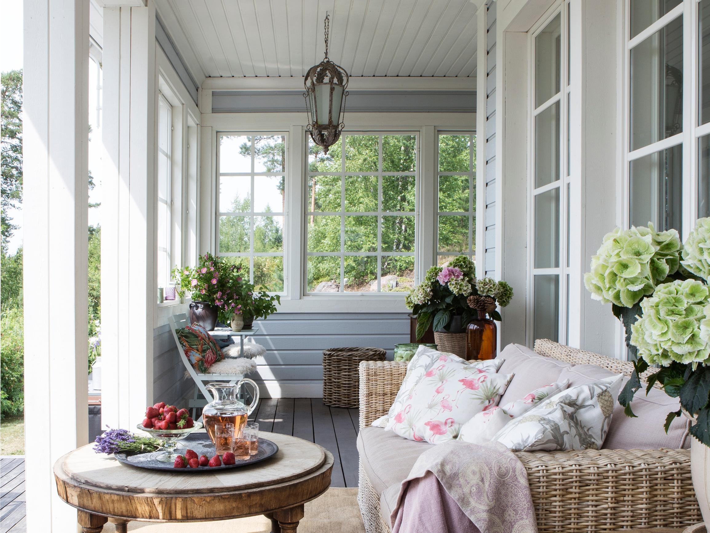 ”Halusin hevostilan ja enemmän perheen yhteistä aikaa” – Daniela vaihtoi kaupunkielämän perinnemaisemaan Inkoossa