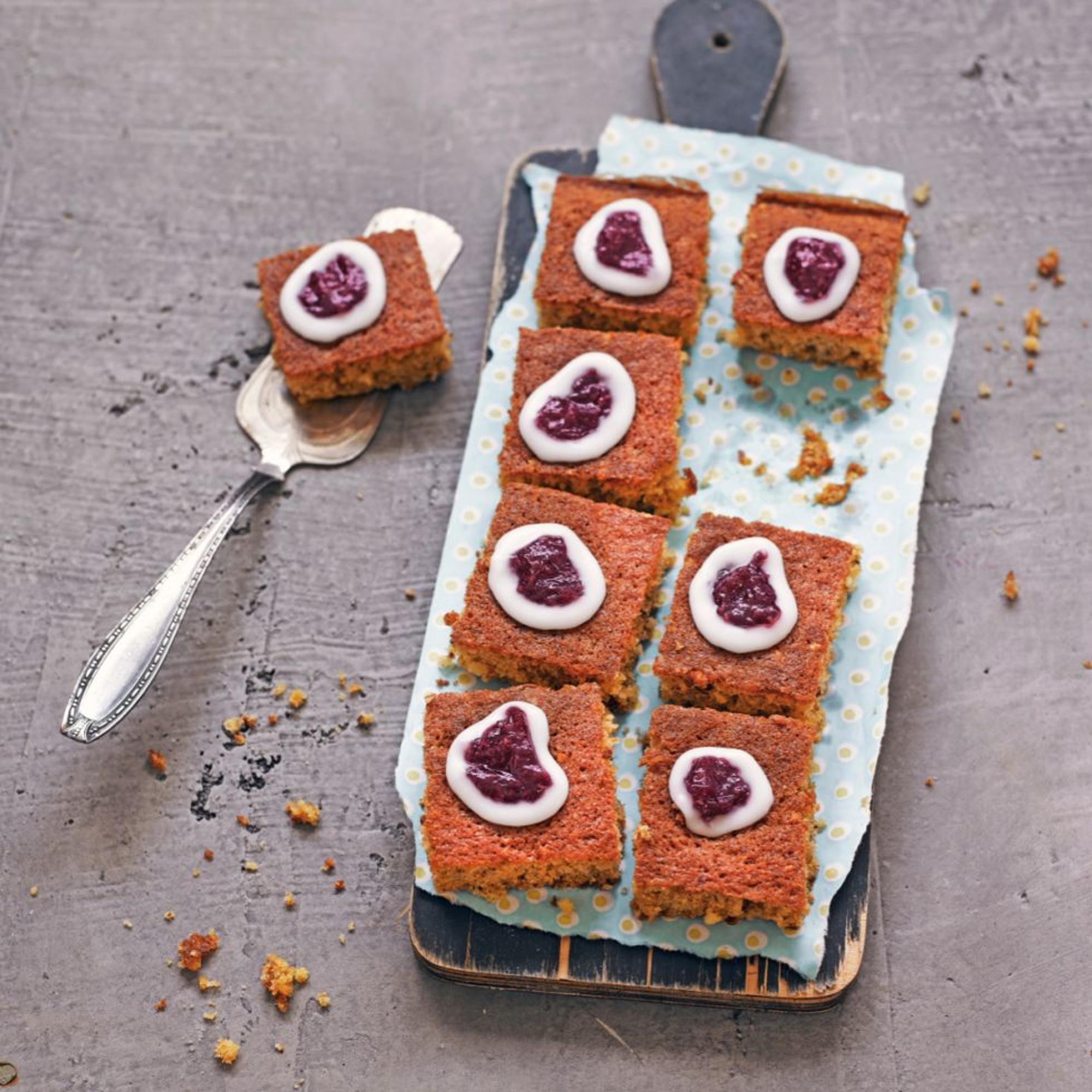 Runebergintorttu pellillä