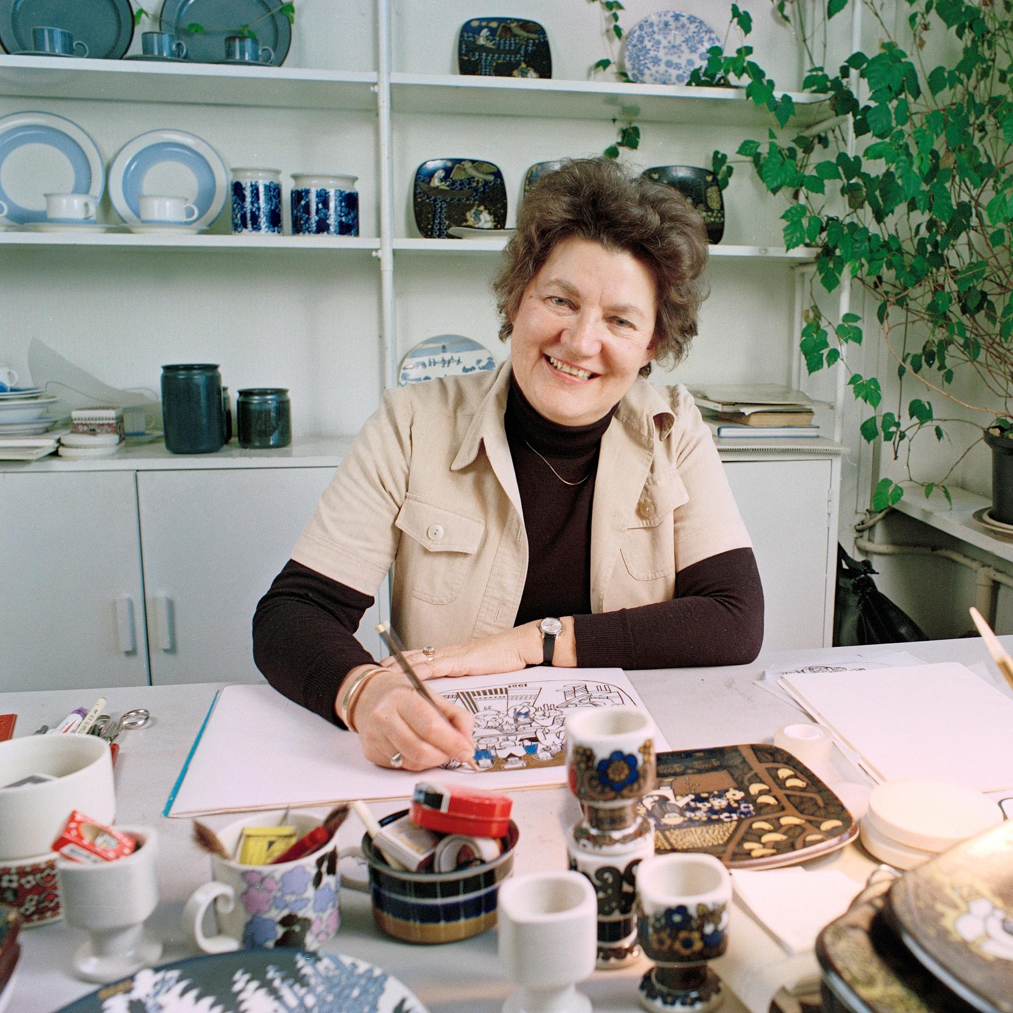 Ei kuppia ilman koristetta! Raija Uosikkinen muistetaan kuvioiden uskomattomana taiturina – tällainen oli arvostetun koristetaiteilijan ura