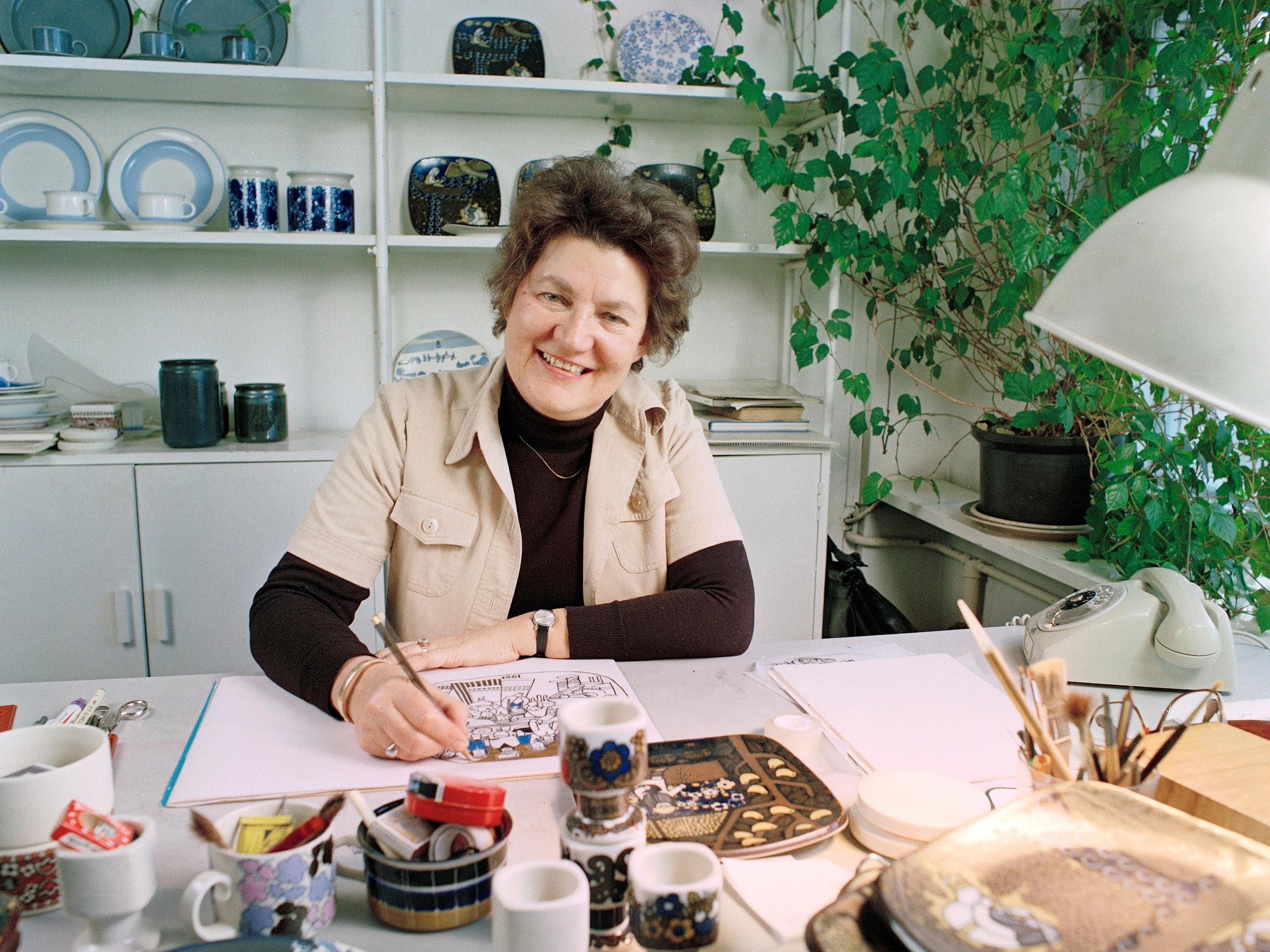 Ei kuppia ilman koristetta! Raija Uosikkinen muistetaan kuvioiden uskomattomana taiturina – tällainen oli arvostetun koristetaiteilijan ura