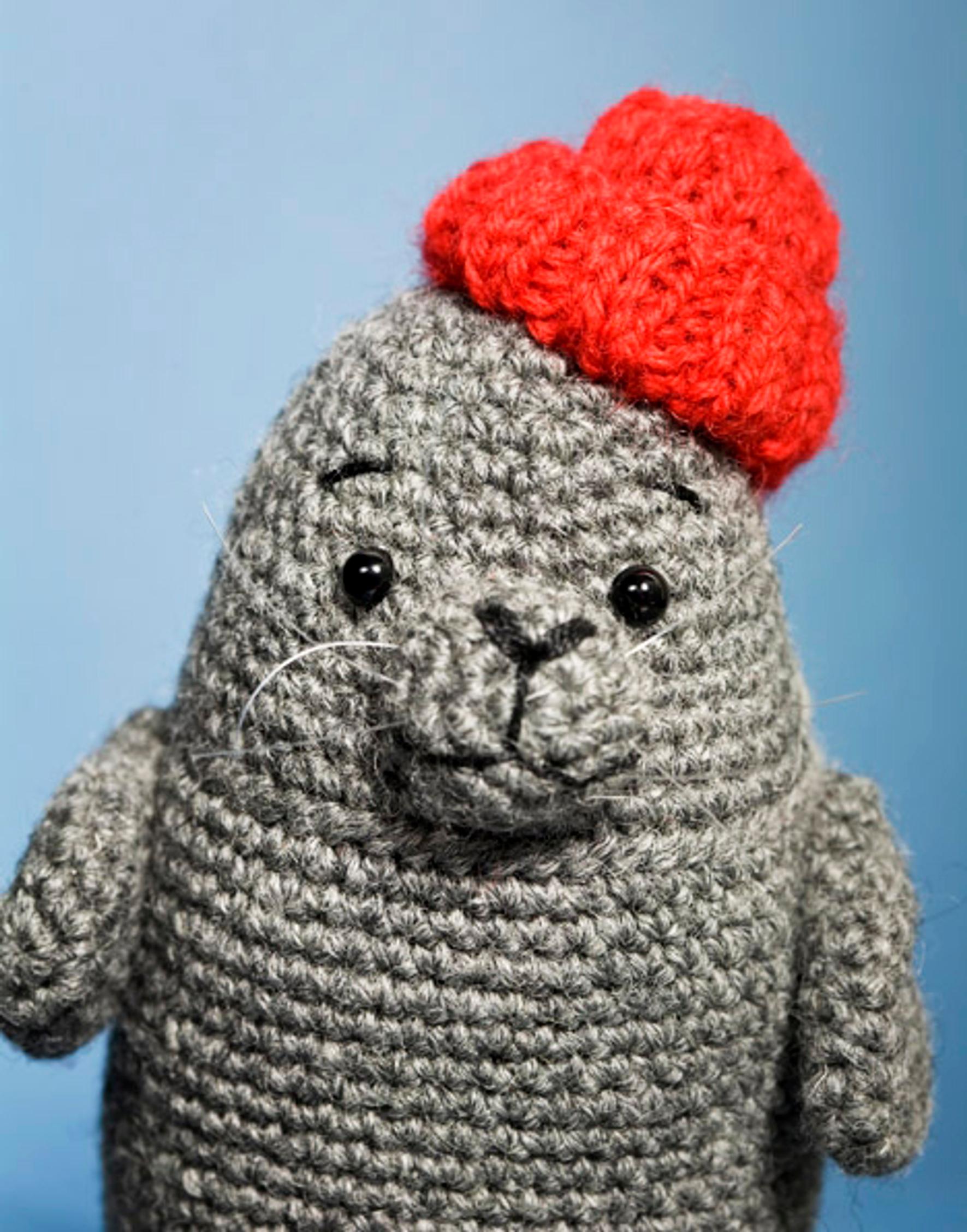 Virkattu norppa-amigurumi