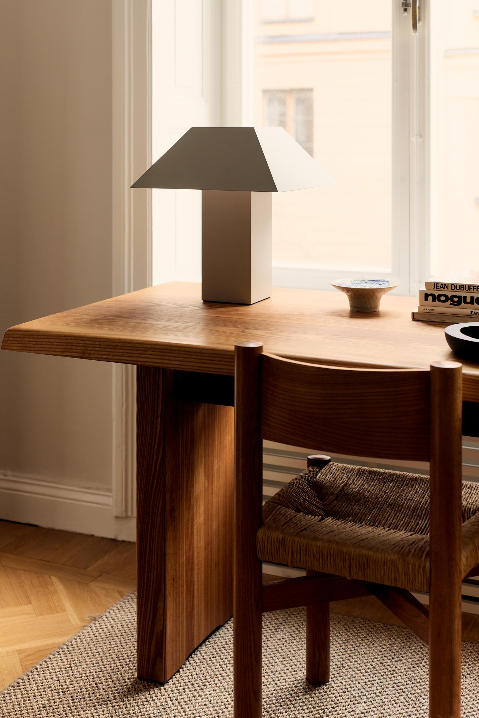 Axel Wannbergin metallinen Lamp 53 -valaisin