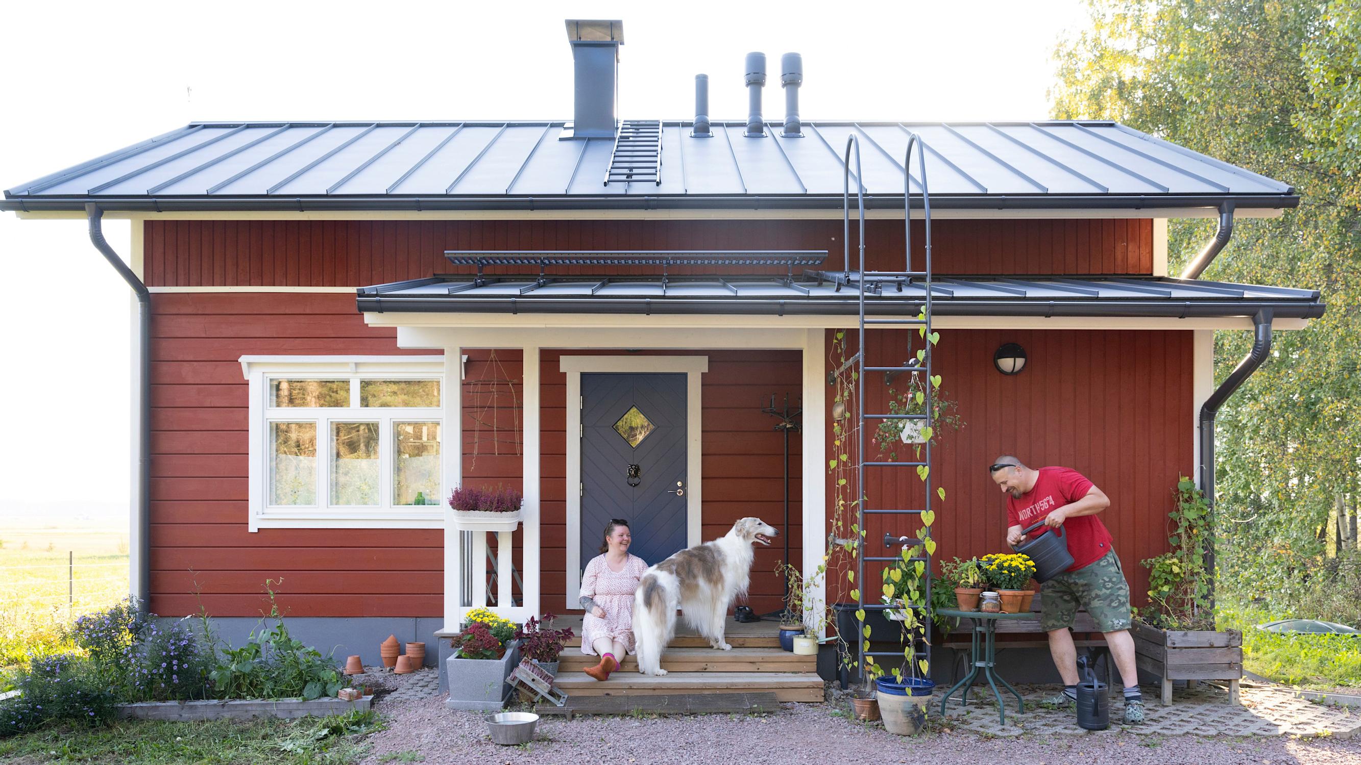Tiia rakensi hurmaavan minitalon – yksi työvaihe jännitti niin, että apuun tarvittiin rytmihäiriölääkkeet