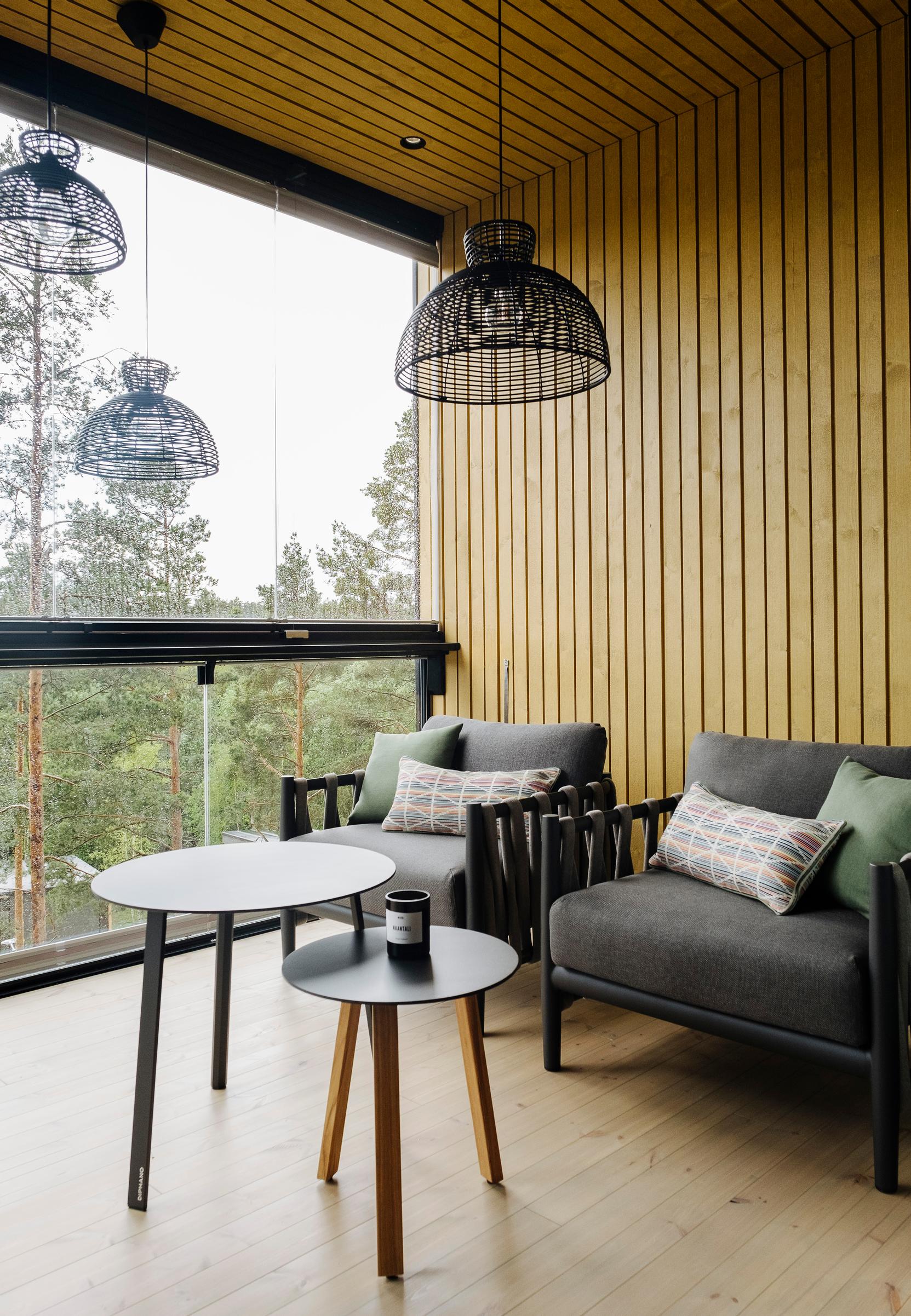Lounatuulen Tiiran parveke Naantalin asuntomessuilla