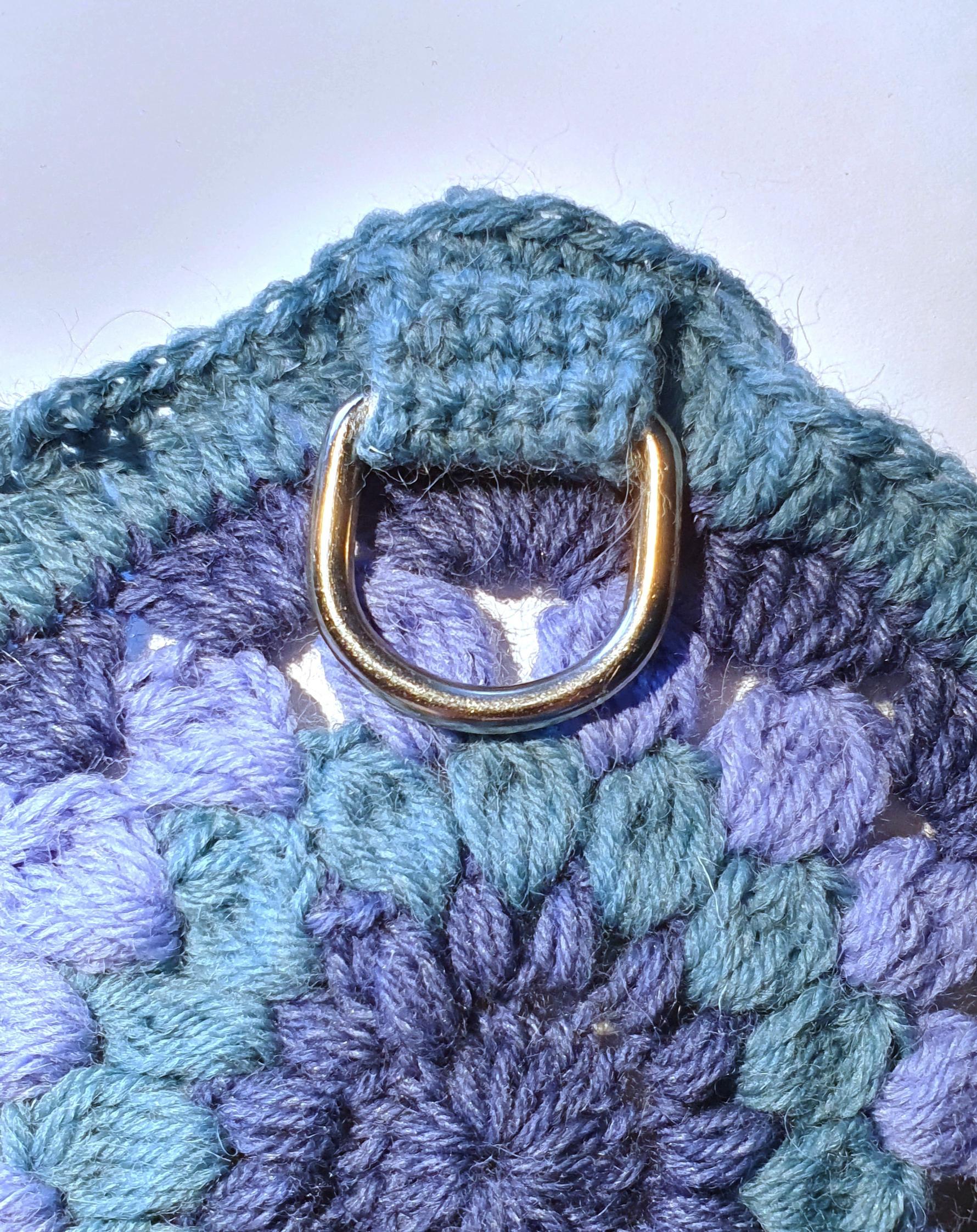 D-lenkkien kiinnitys hihnalenkkiin