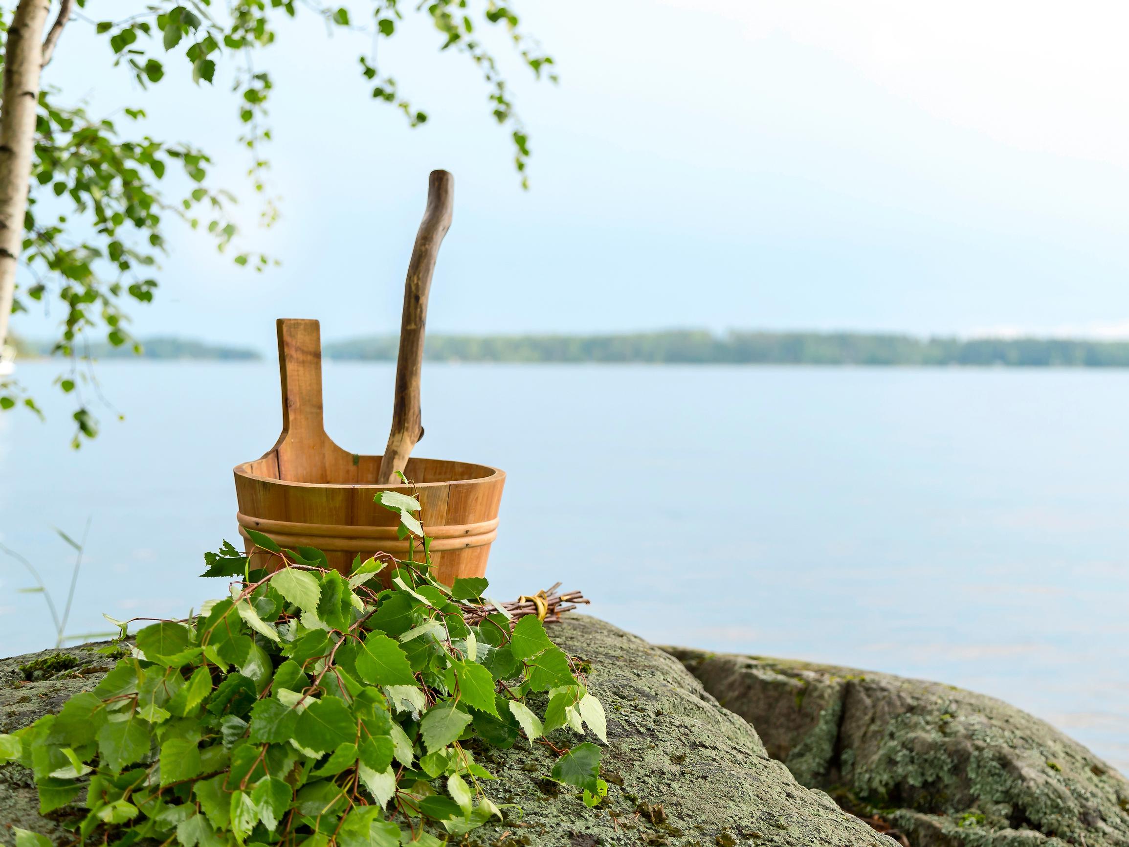 Vihta kruunaa saunareissun! Näin sidot onnistuneen vihdan saunamestari Pentti Hakalan opeilla