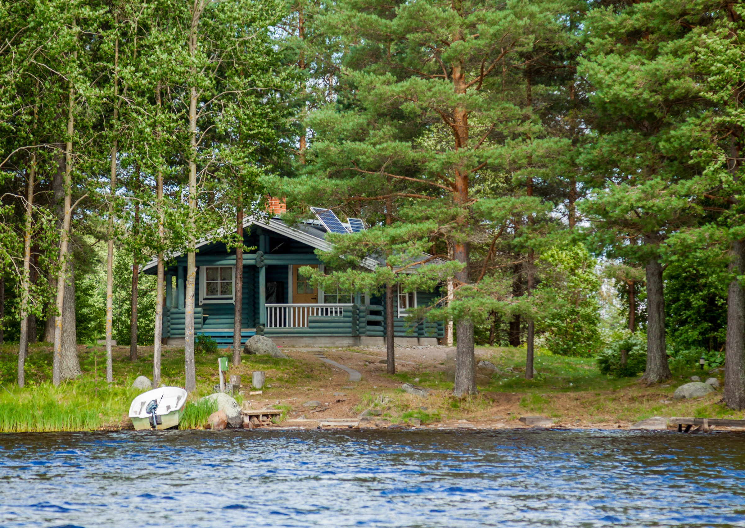 Siivous, remontit ja maksut hiertävät sukumökeillä | Meillä kotona