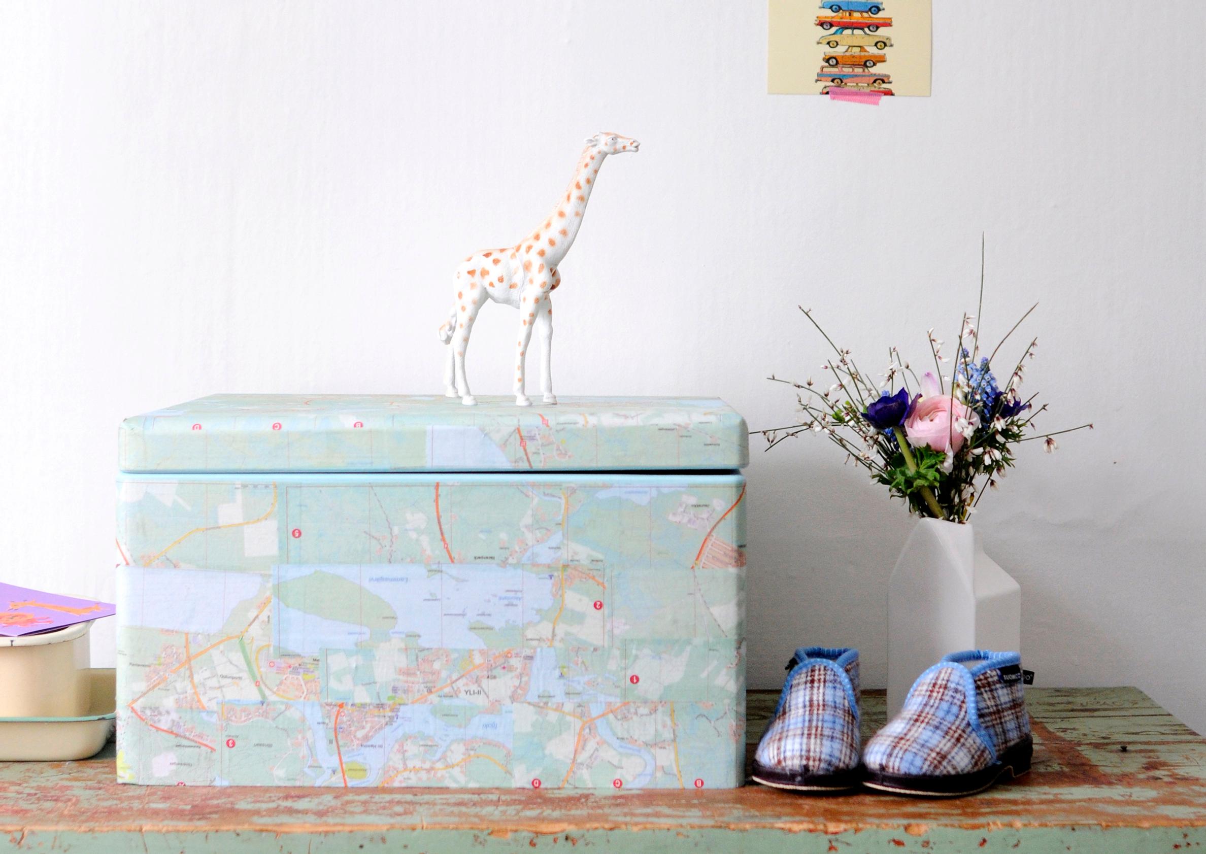 Decoupage-päällystetty laatikko