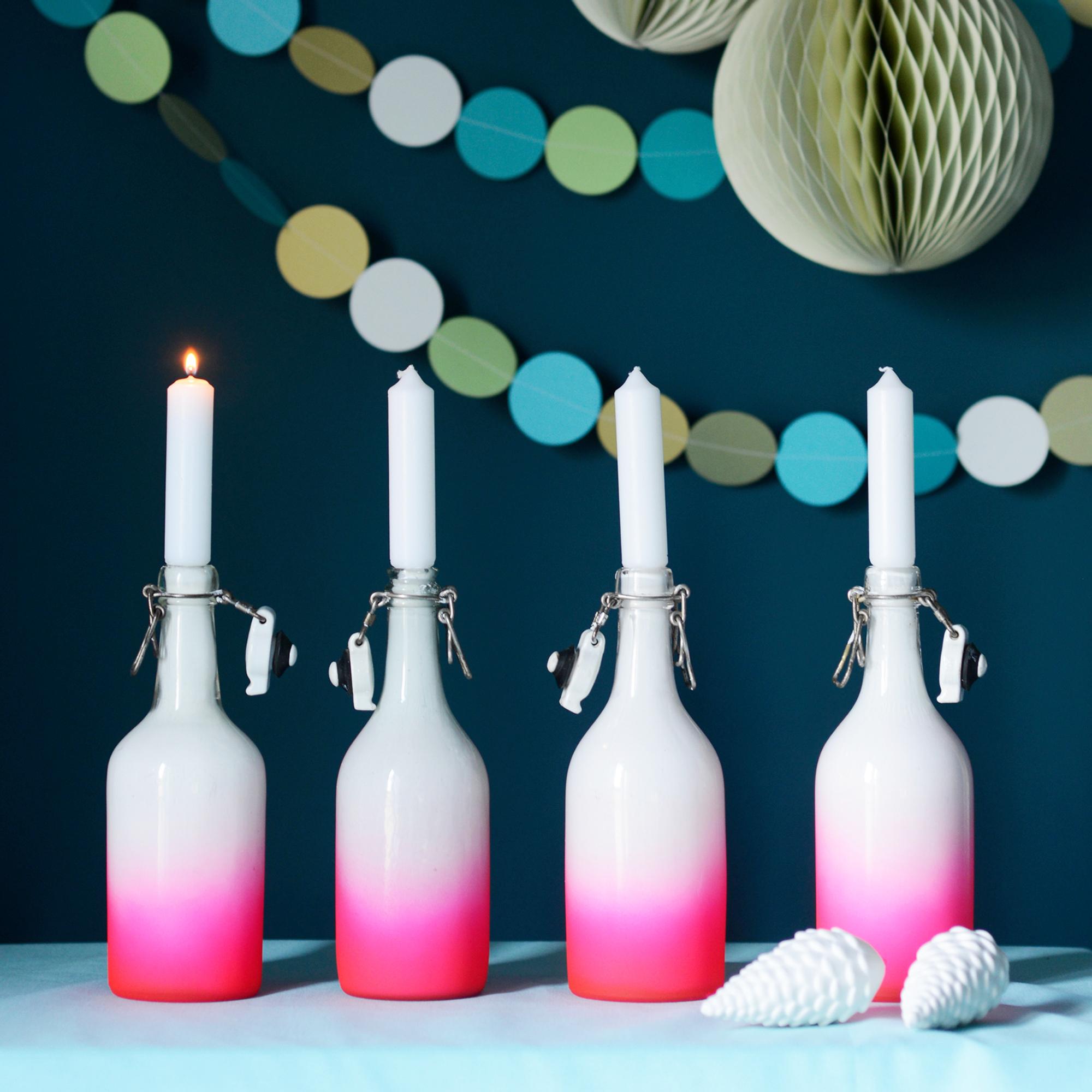 Liukuvärjätyt lasipullot