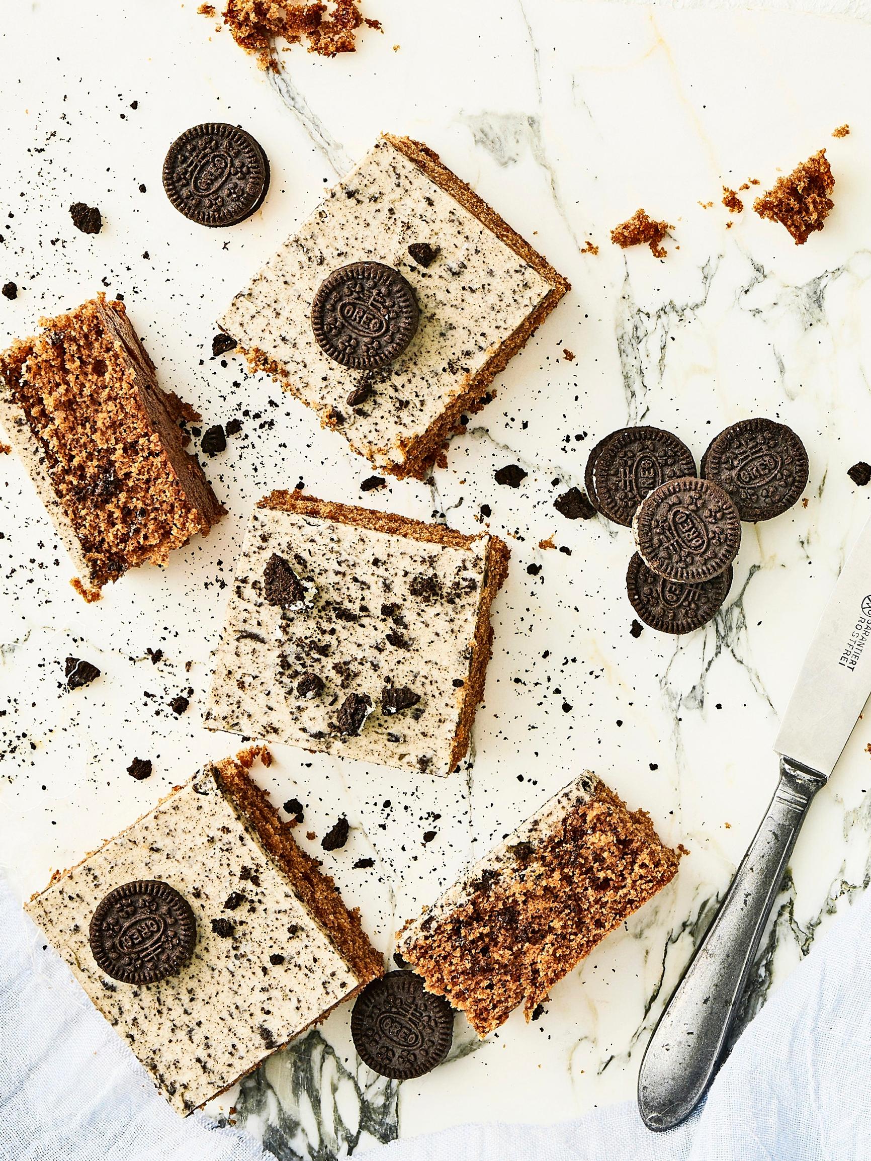 Oreo-palat – helppo leivonnainen, jossa yhdistyvät pehmeä kuorrute ja keksimurut