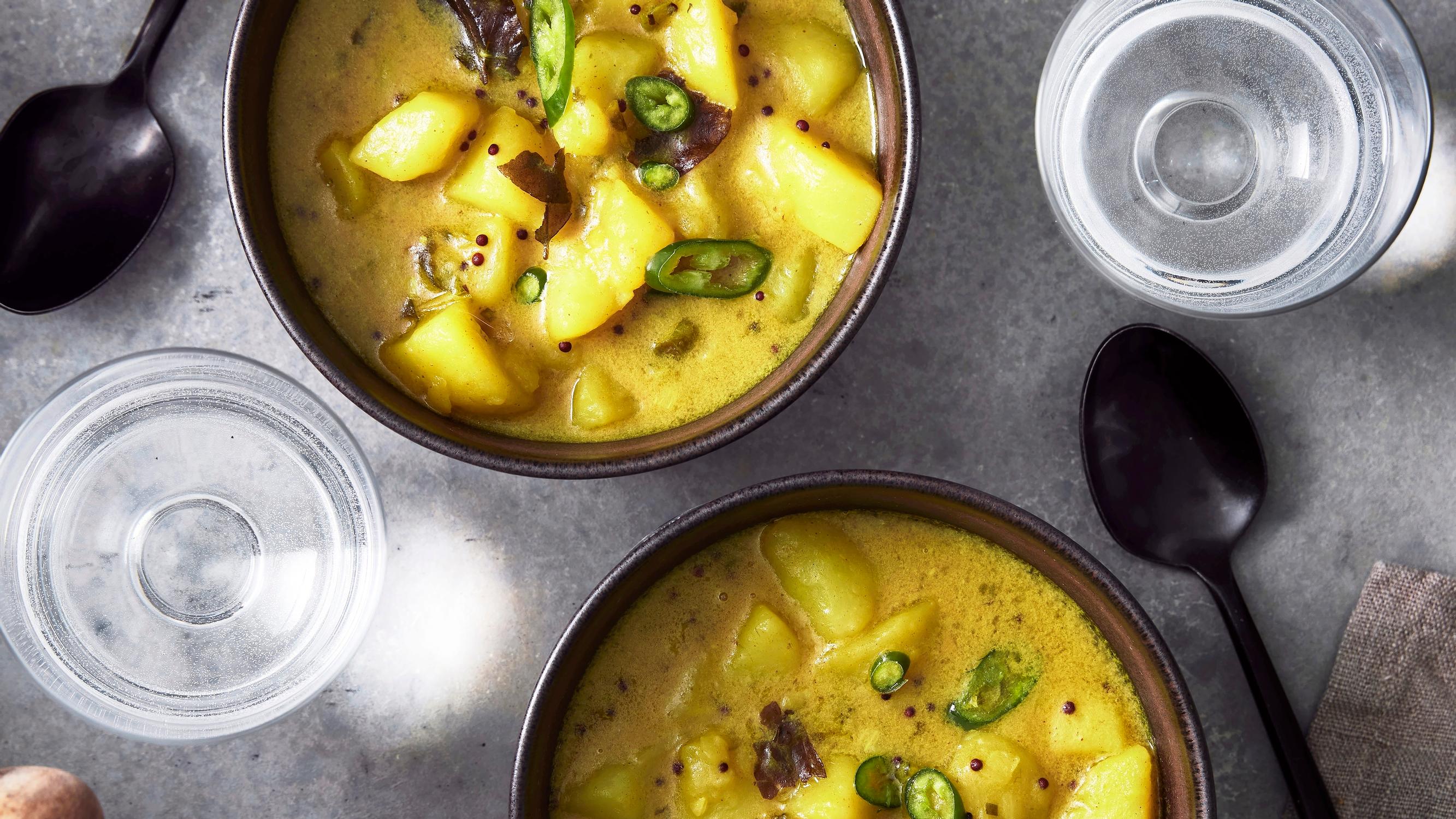 Srilankalainen perunacurry lämmittää ja täyttää varmasti – yhdistä kardemumma, kaneli, currynlehdet ja perunat ihanaksi curryksi