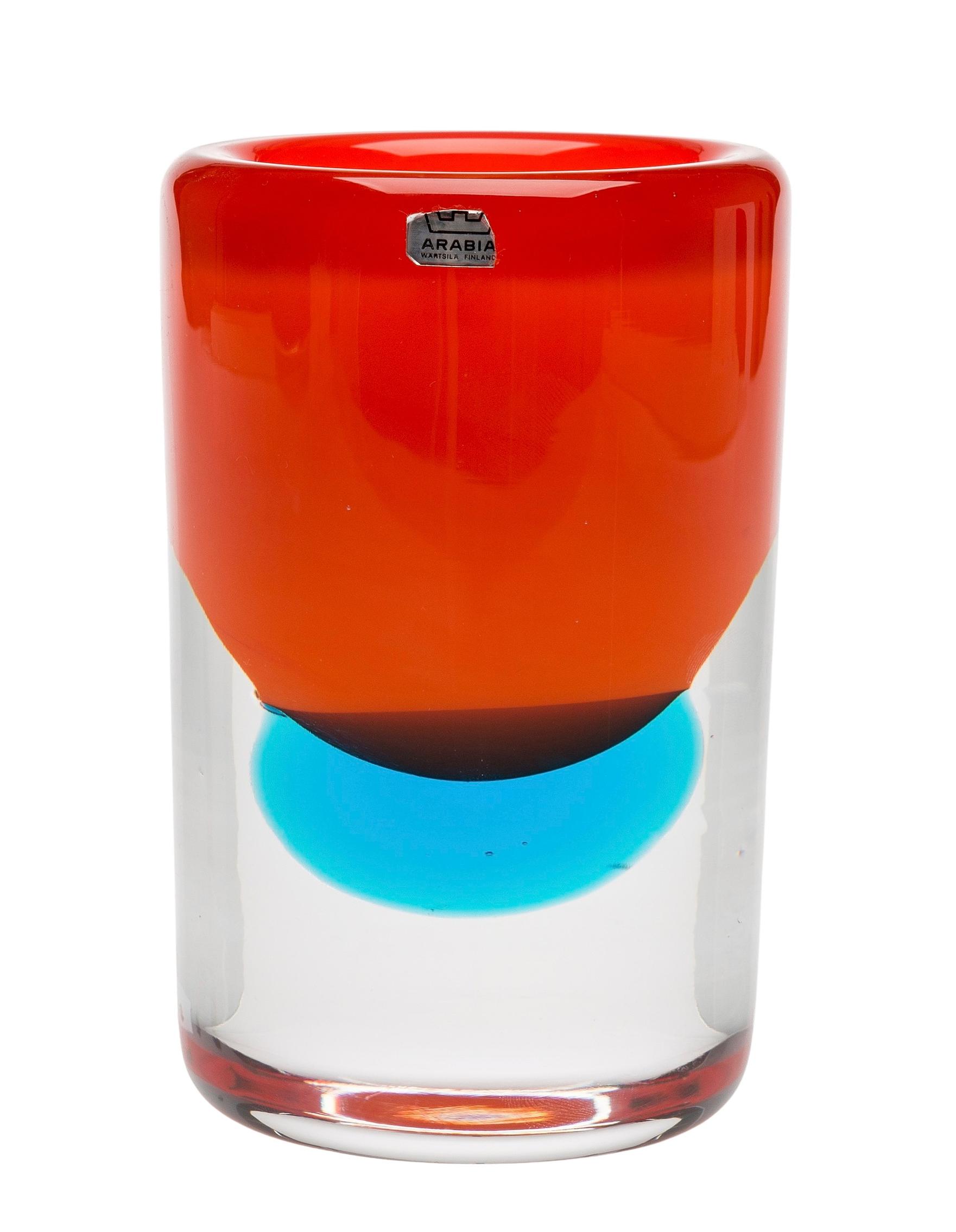 Inkeri Toikan suunnittelema taidelasimalja