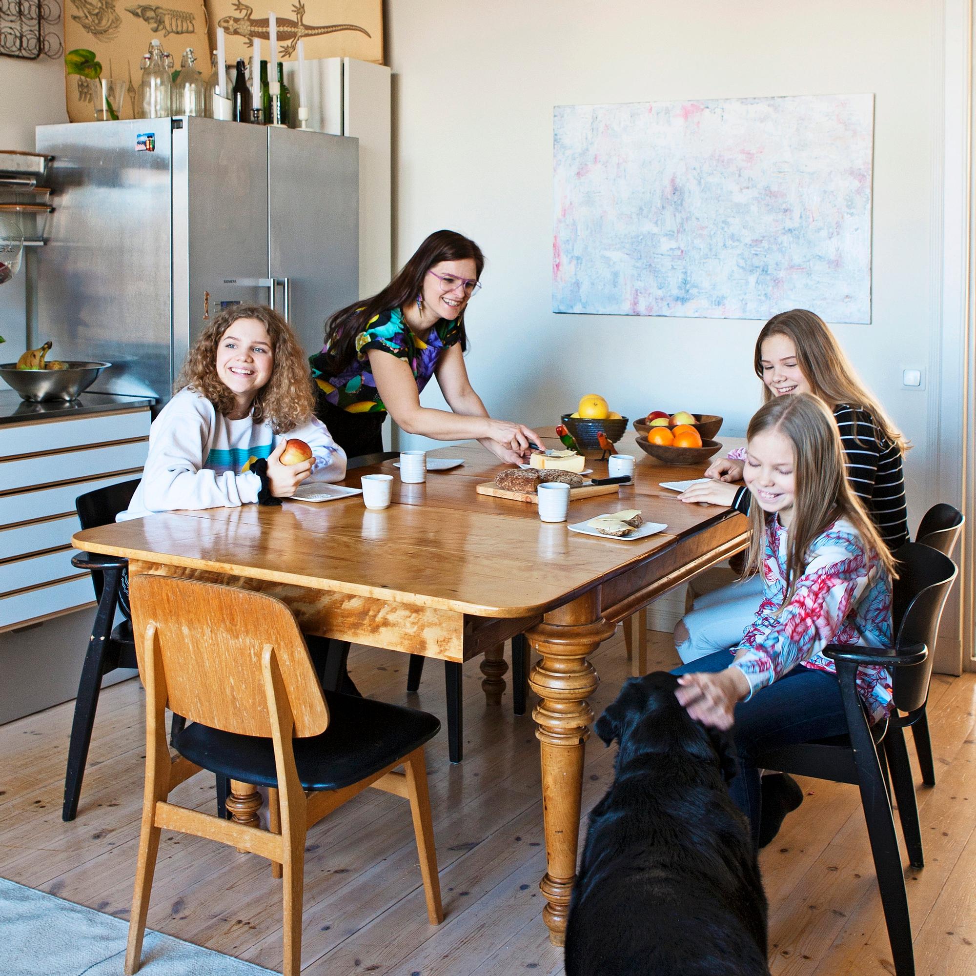 Äiti, neljä lasta ja puutalounelma Turun keskustassa: "Rakastan sitä rauhaa, joka kodissamme vallitsee"