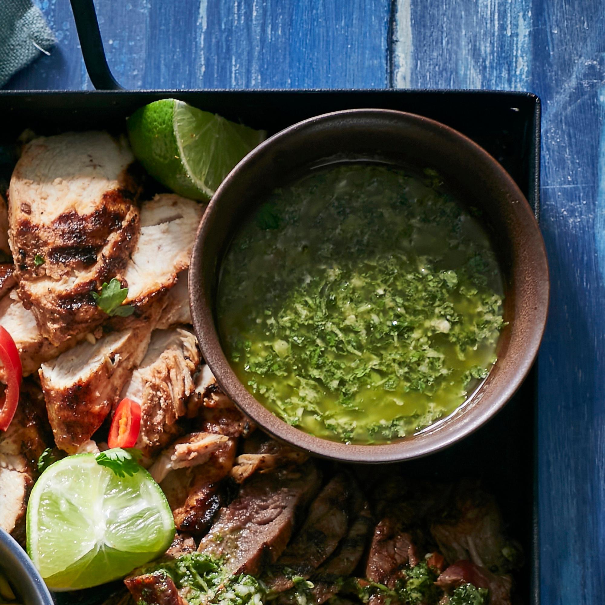 Chimichurri – argentiinalainen maustekastike sopii lisukkeeksi ja marinadiksi