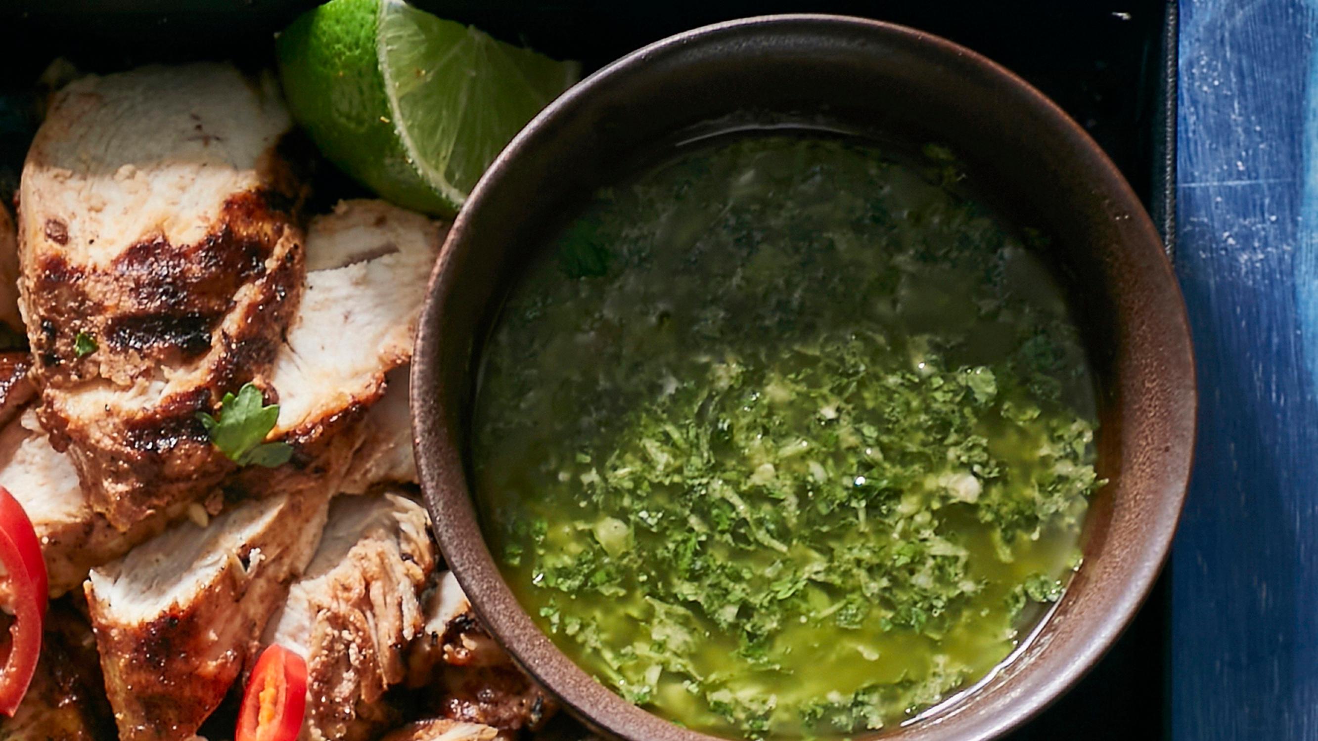 Chimichurri – argentiinalainen maustekastike sopii lisukkeeksi ja marinadiksi